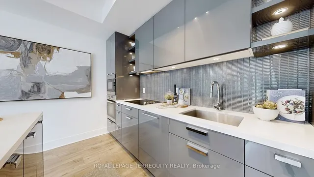 Additional property image - 32 Davenport Rd Unit 313
