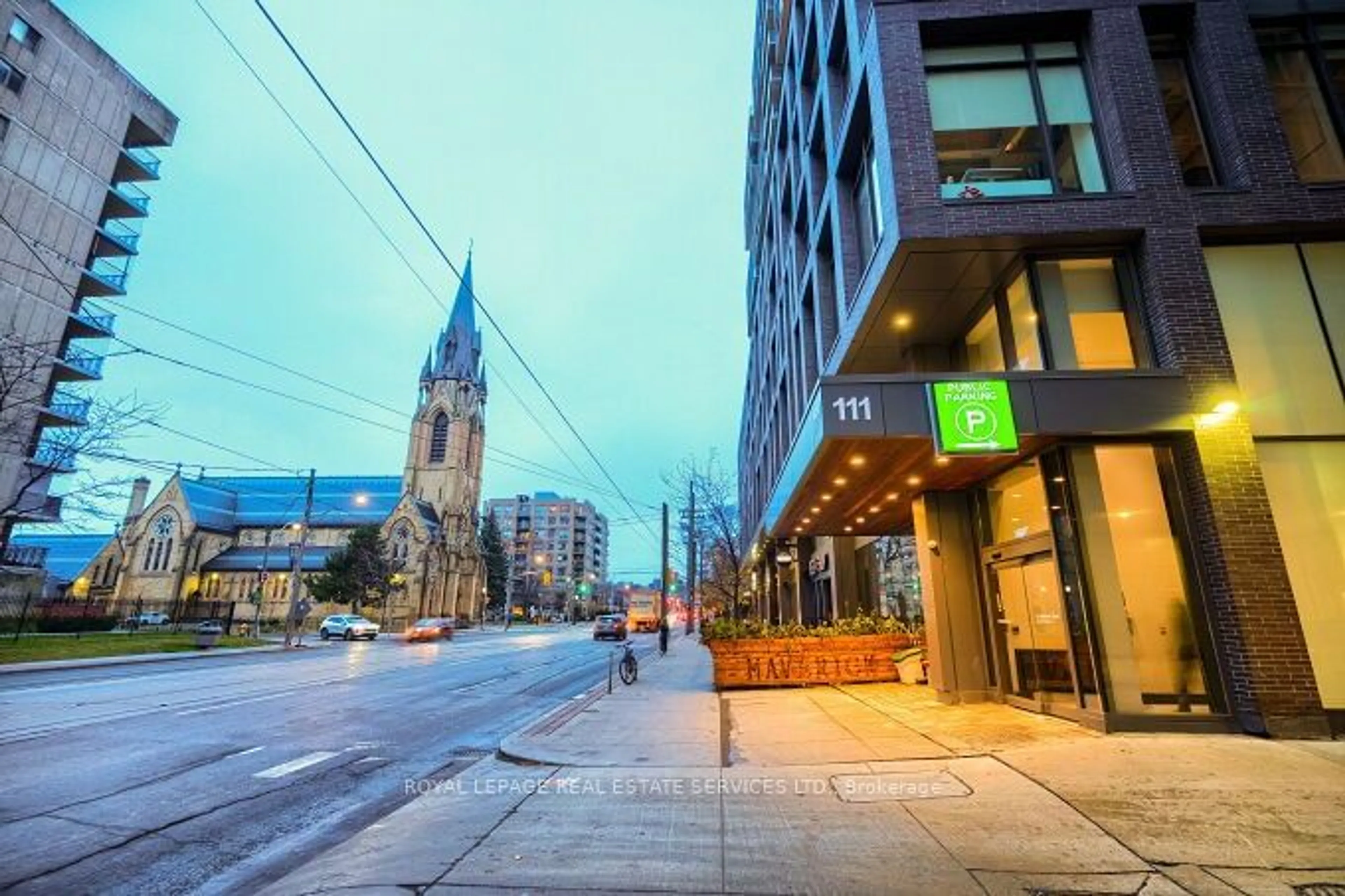 Patio, the street view for 111 Bathurst St #1301, Toronto Ontario M5V 0M9