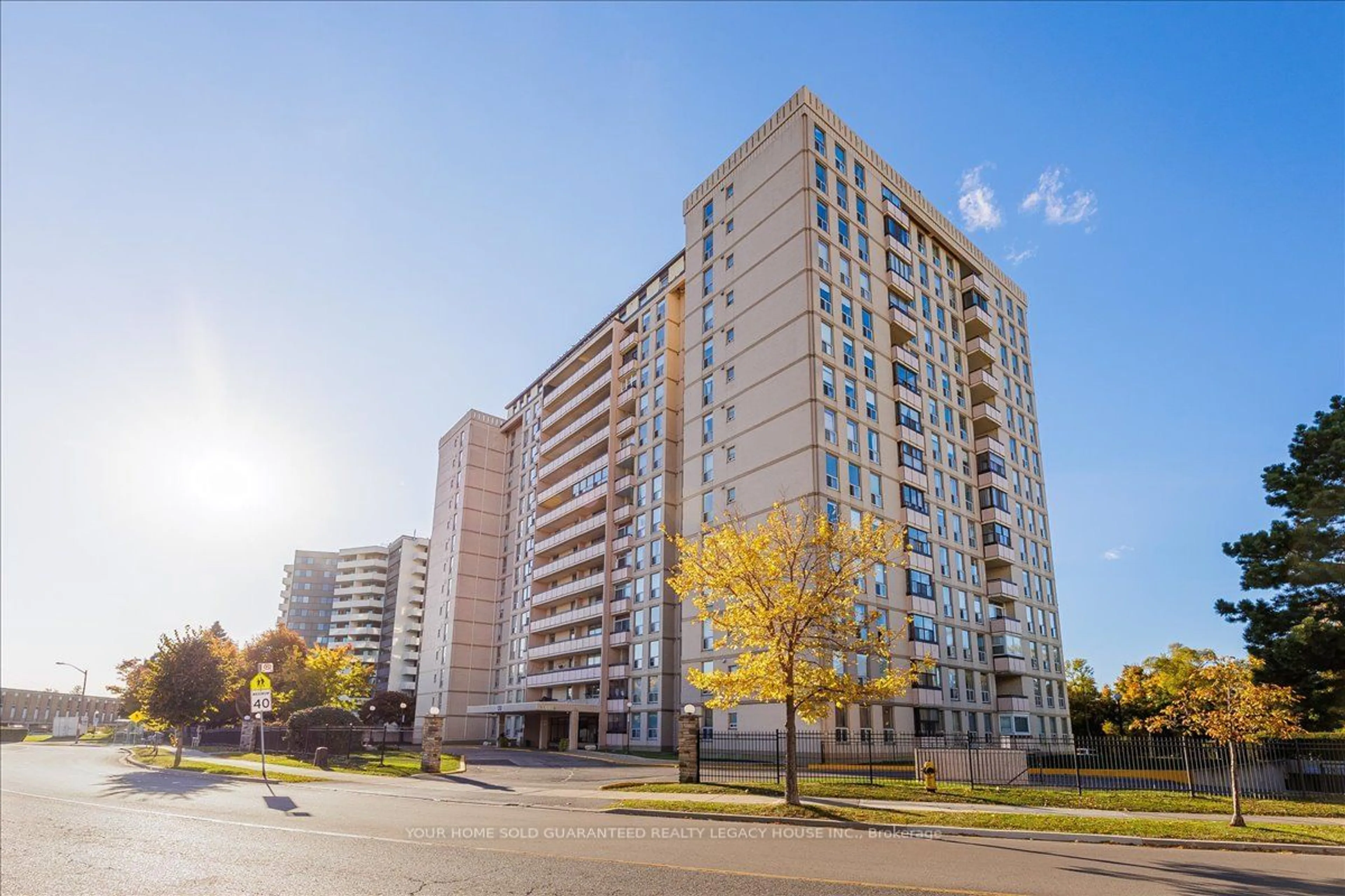 A pic from exterior of the house or condo, the front or back of building for 130 Neptune Dr #607, Toronto Ontario M6A 1X5