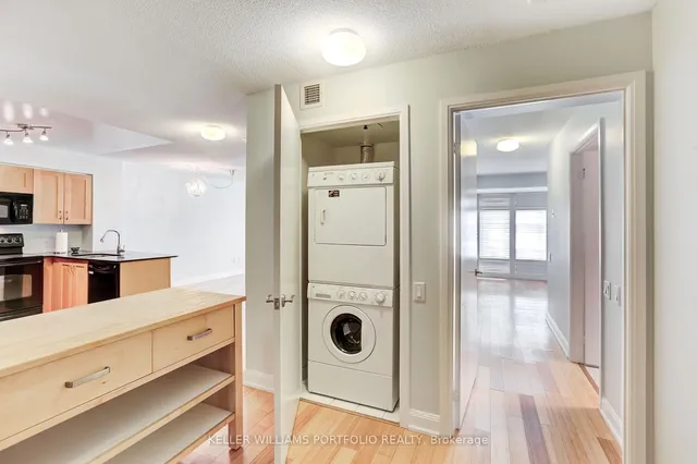 Additional property image - 2181 Yonge St Unit 709
