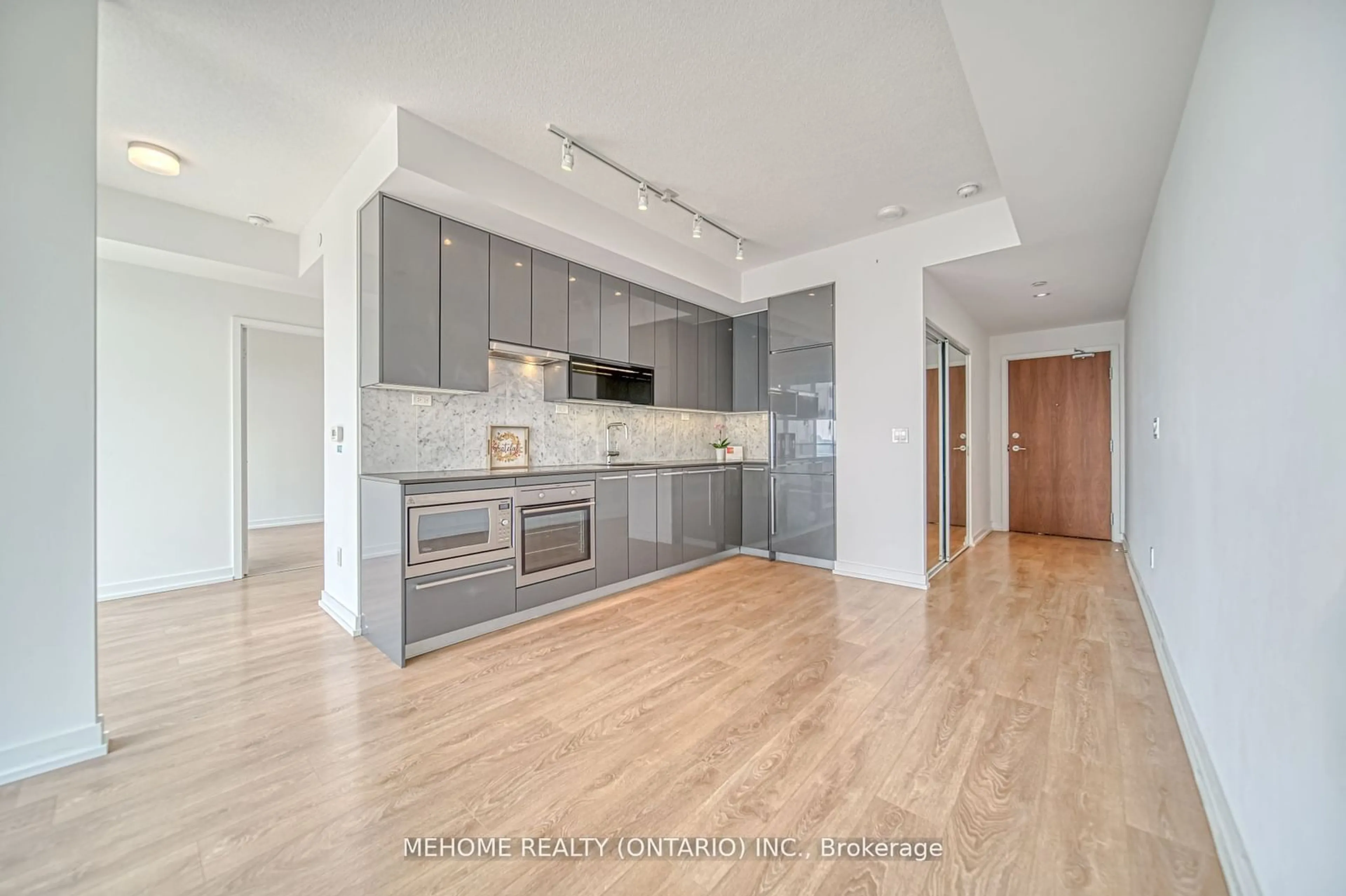 Open concept kitchen for 115 Mcmahon Dr #3502, Toronto Ontario M2K 0E3