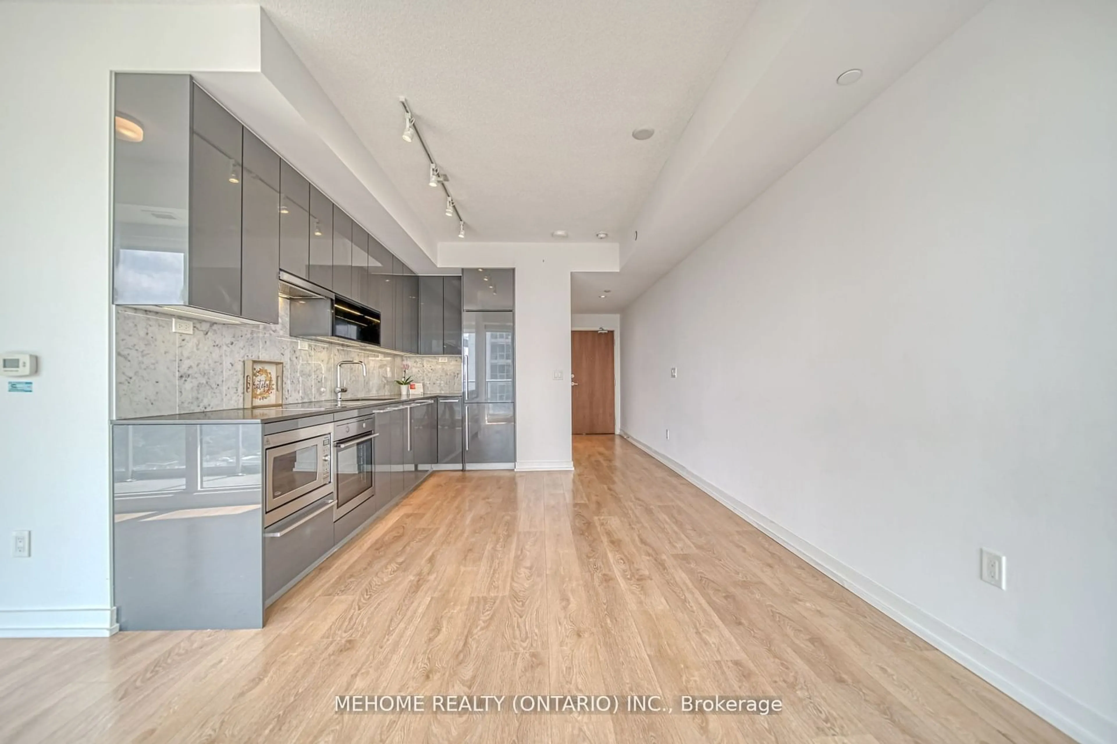 Other indoor space, wood floors for 115 Mcmahon Dr #3502, Toronto Ontario M2K 0E3