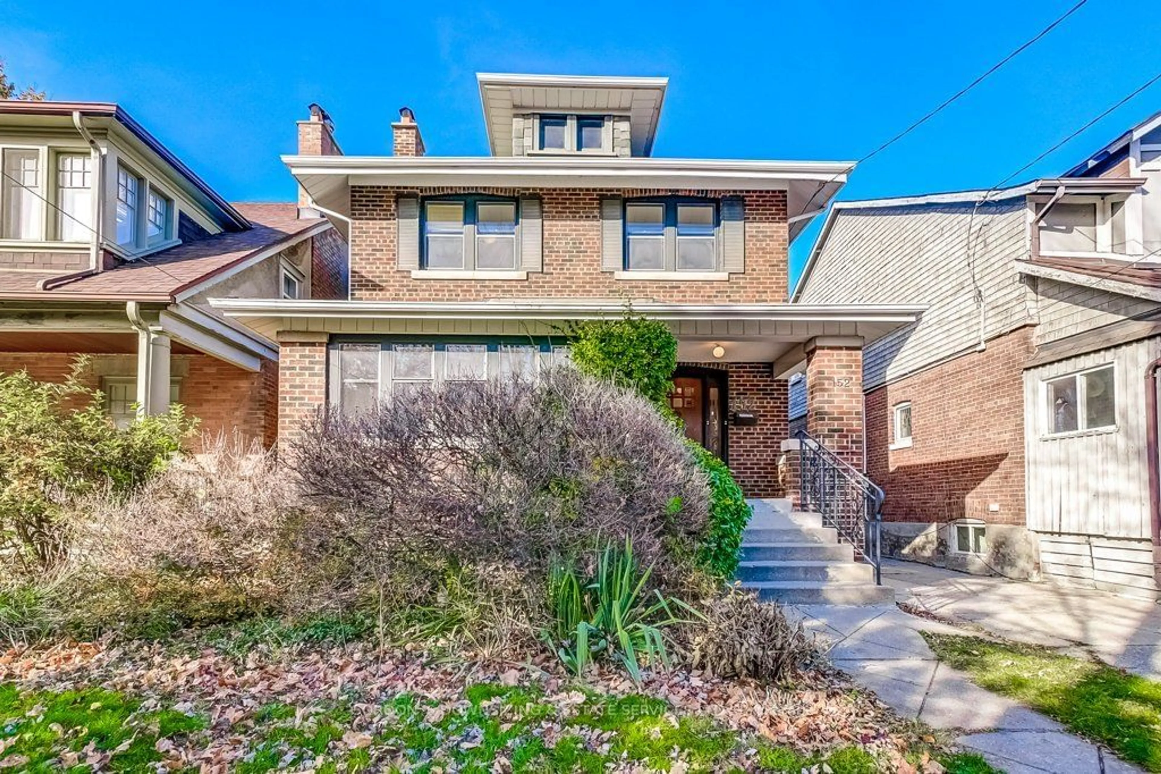 Home with brick exterior material for 152 Briar Hill Ave, Toronto Ontario M4R 1H9