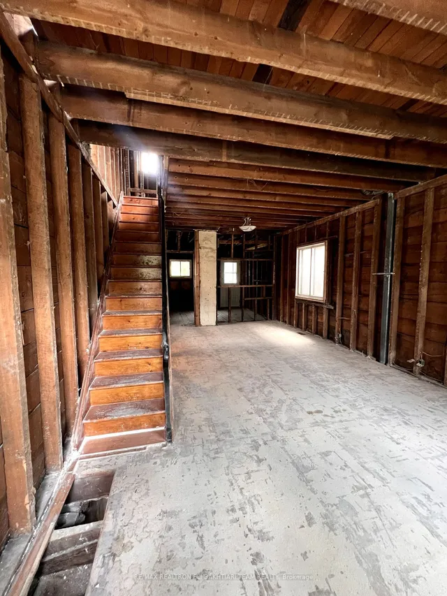 Additional property image - 233 Robina Ave