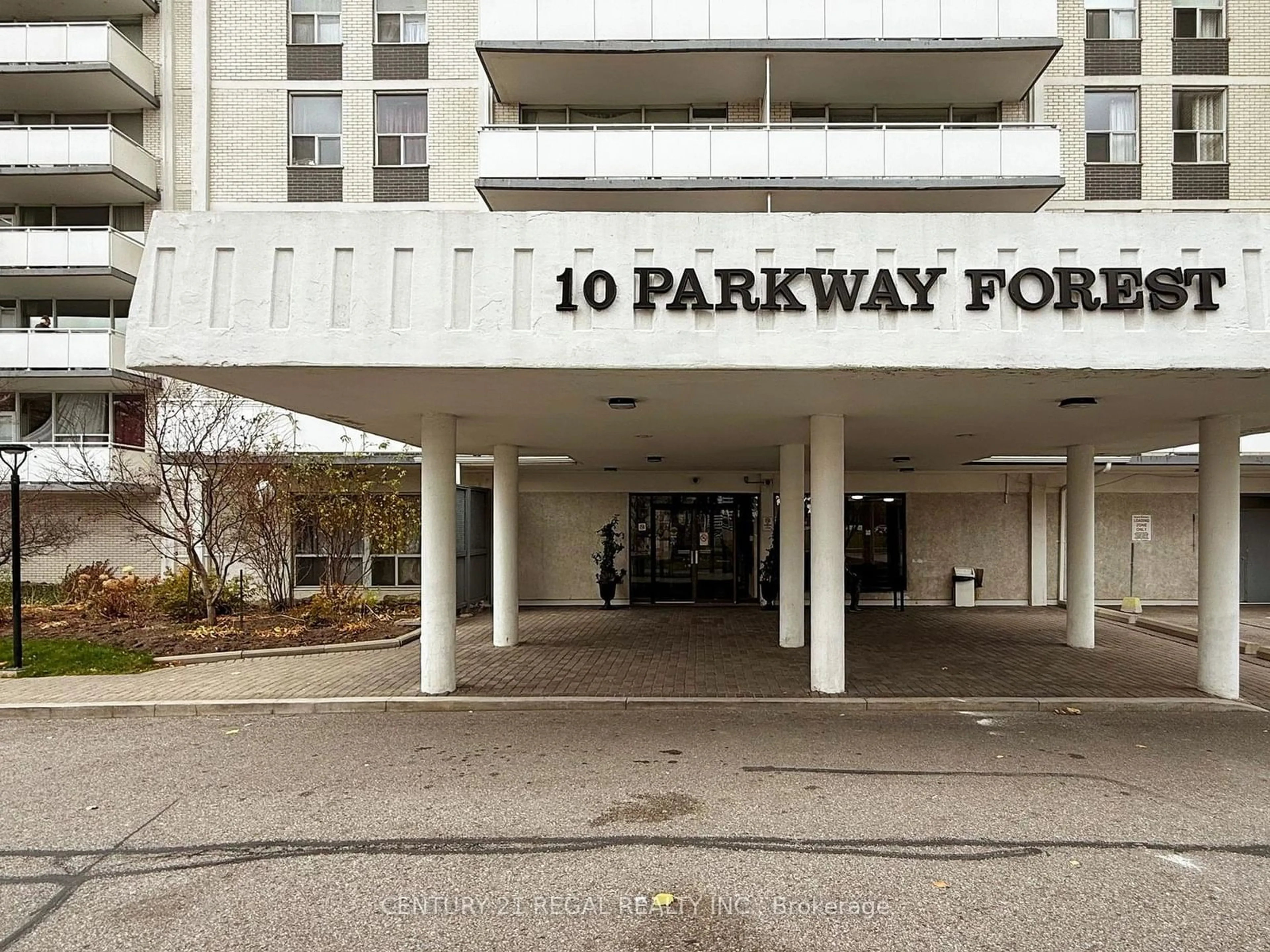 Indoor foyer for 10 Parkway Forest Dr #505, Toronto Ontario M2J 1L3