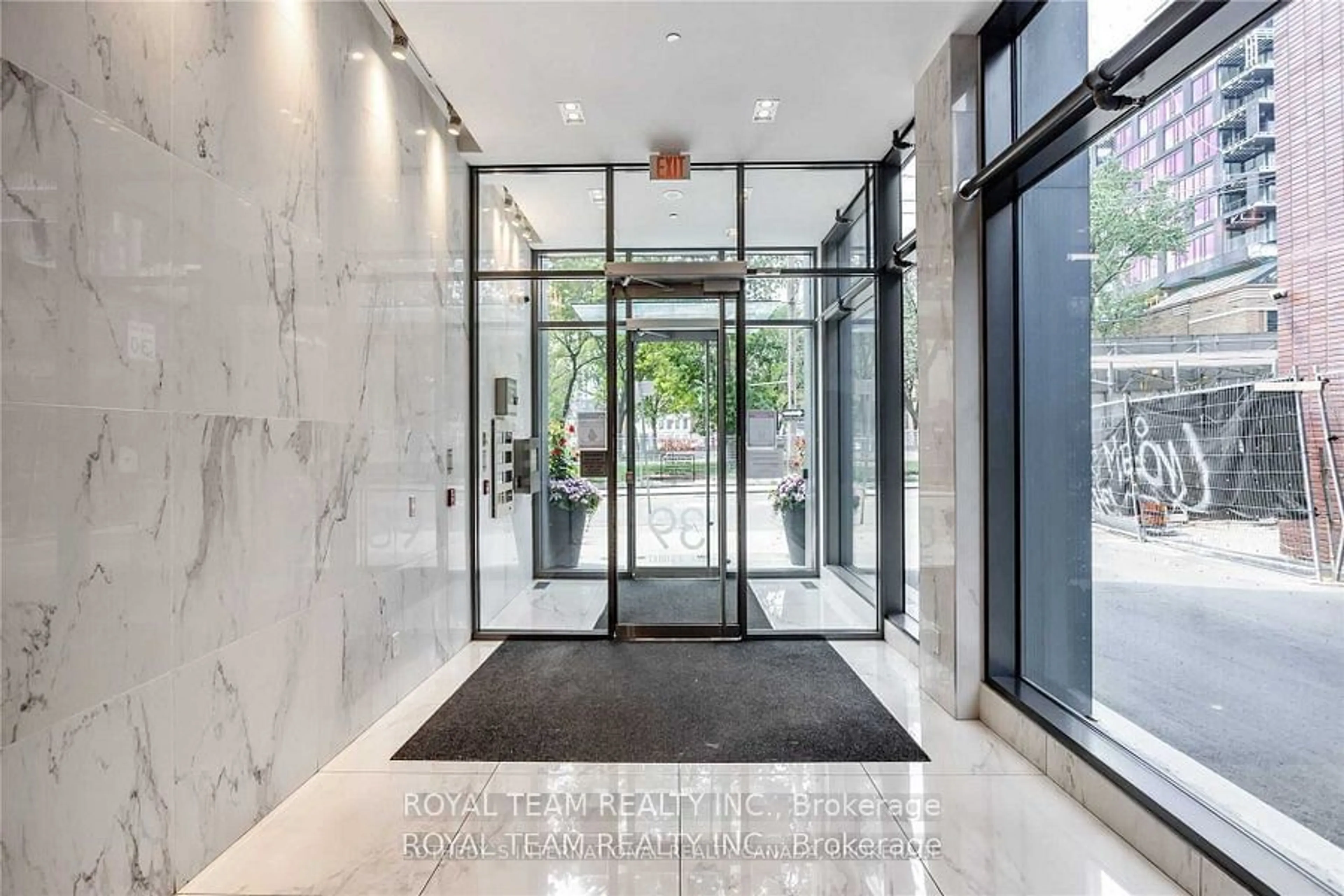 Indoor foyer, cement floor for 39 Brant St #815, Toronto Ontario M5V 0M8