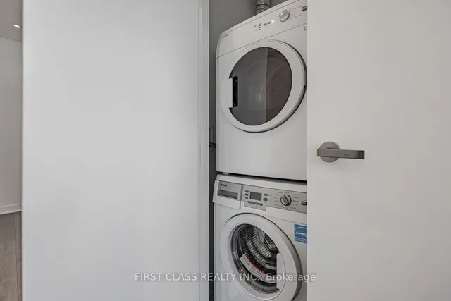 Additional property image - 15 Grenville St Unit 2905