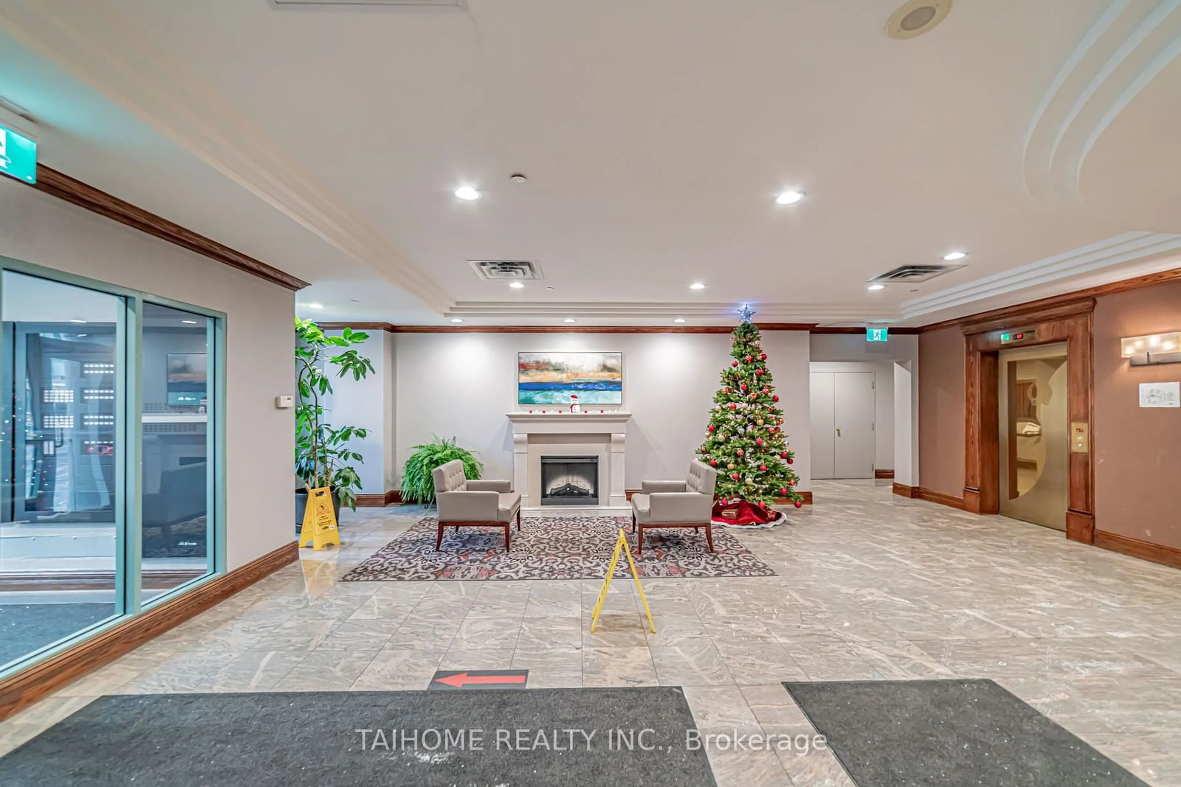 Indoor lobby for 1 Pemberton Ave #702, Toronto Ontario M2M 4L9