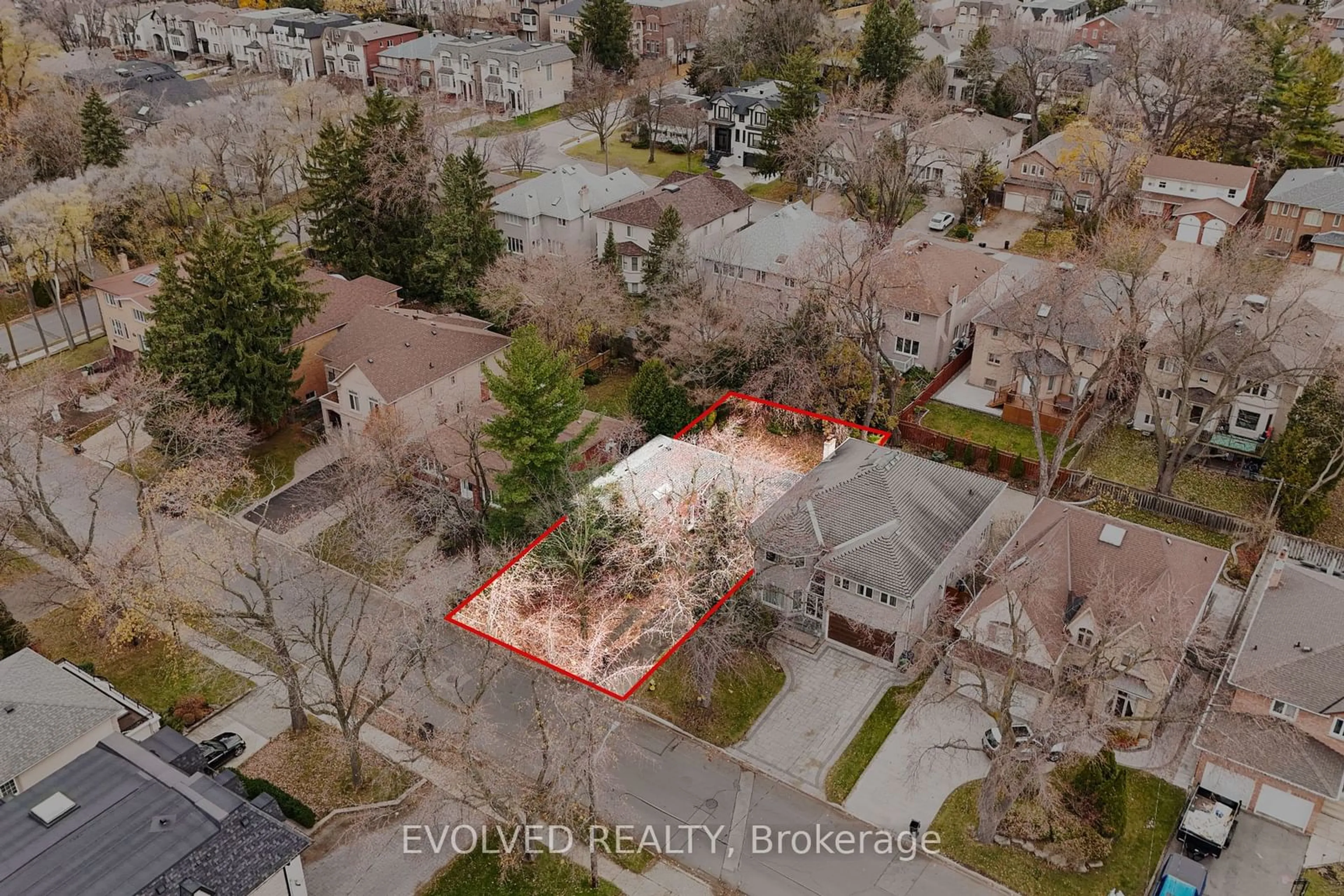 Frontside or backside of a home, the street view for 302 Spring Garden Ave, Toronto Ontario M2N 3H3