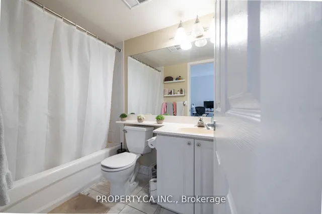 Additional property image - 230 Queens Quay Unit 1815