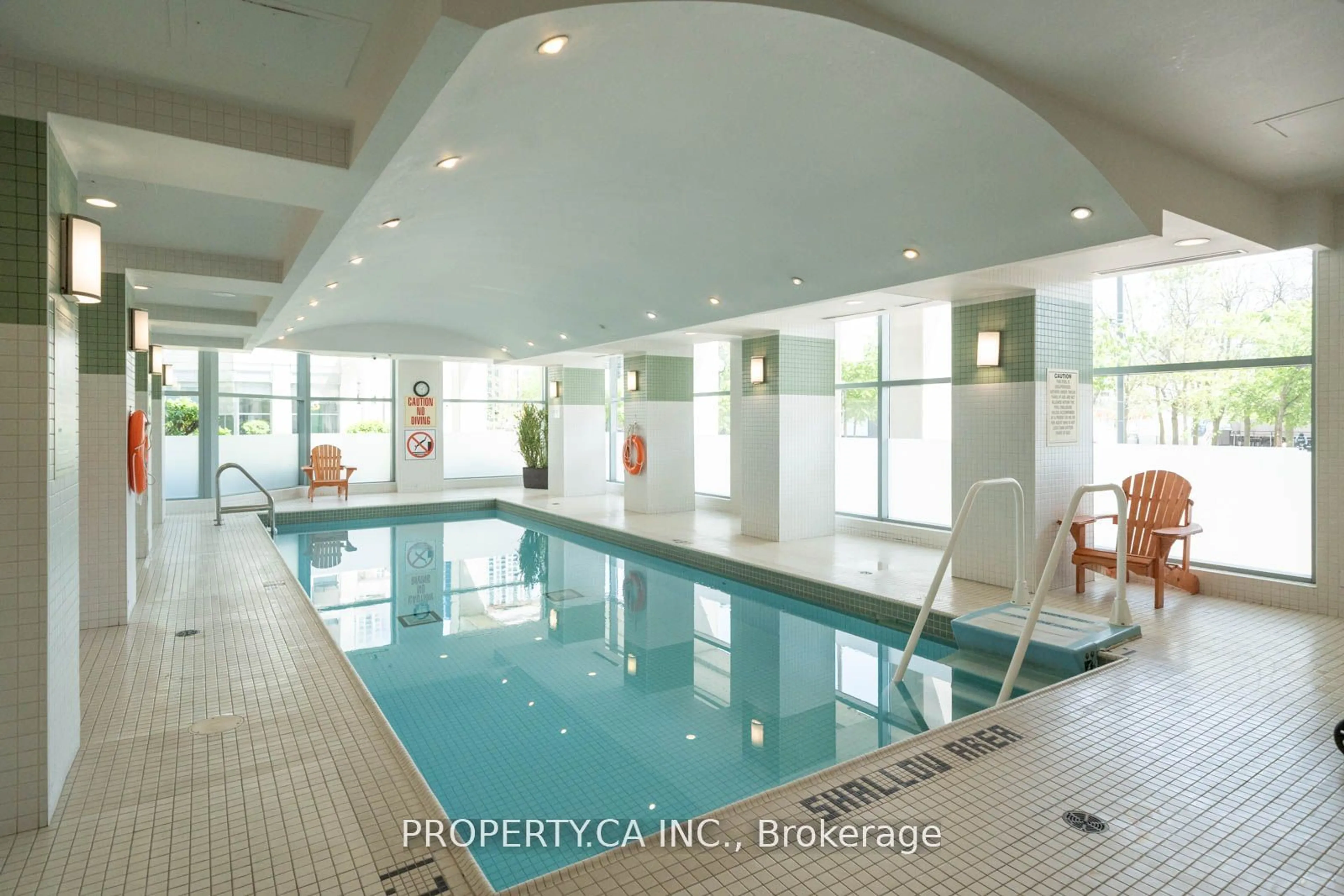 Pool for 230 Queens Quay #1815, Toronto Ontario M5J 2Y7