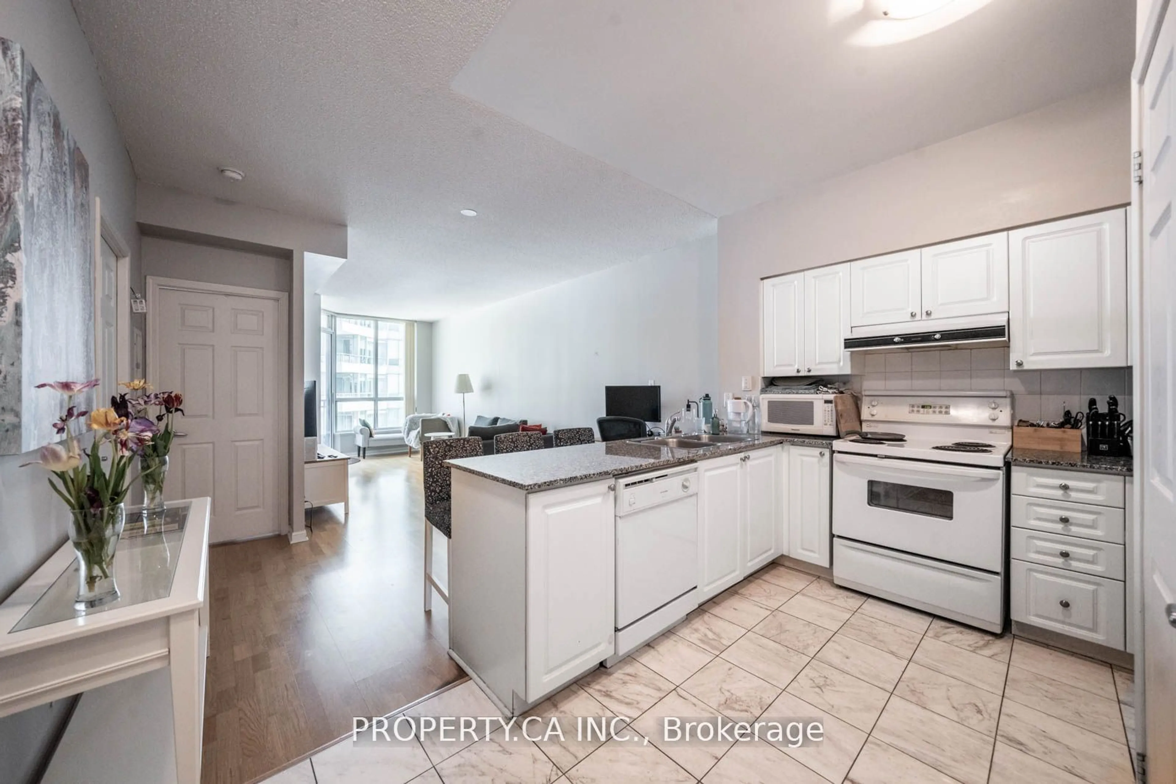 Standard kitchen, not visible floor, cottage for 230 Queens Quay #1815, Toronto Ontario M5J 2Y7