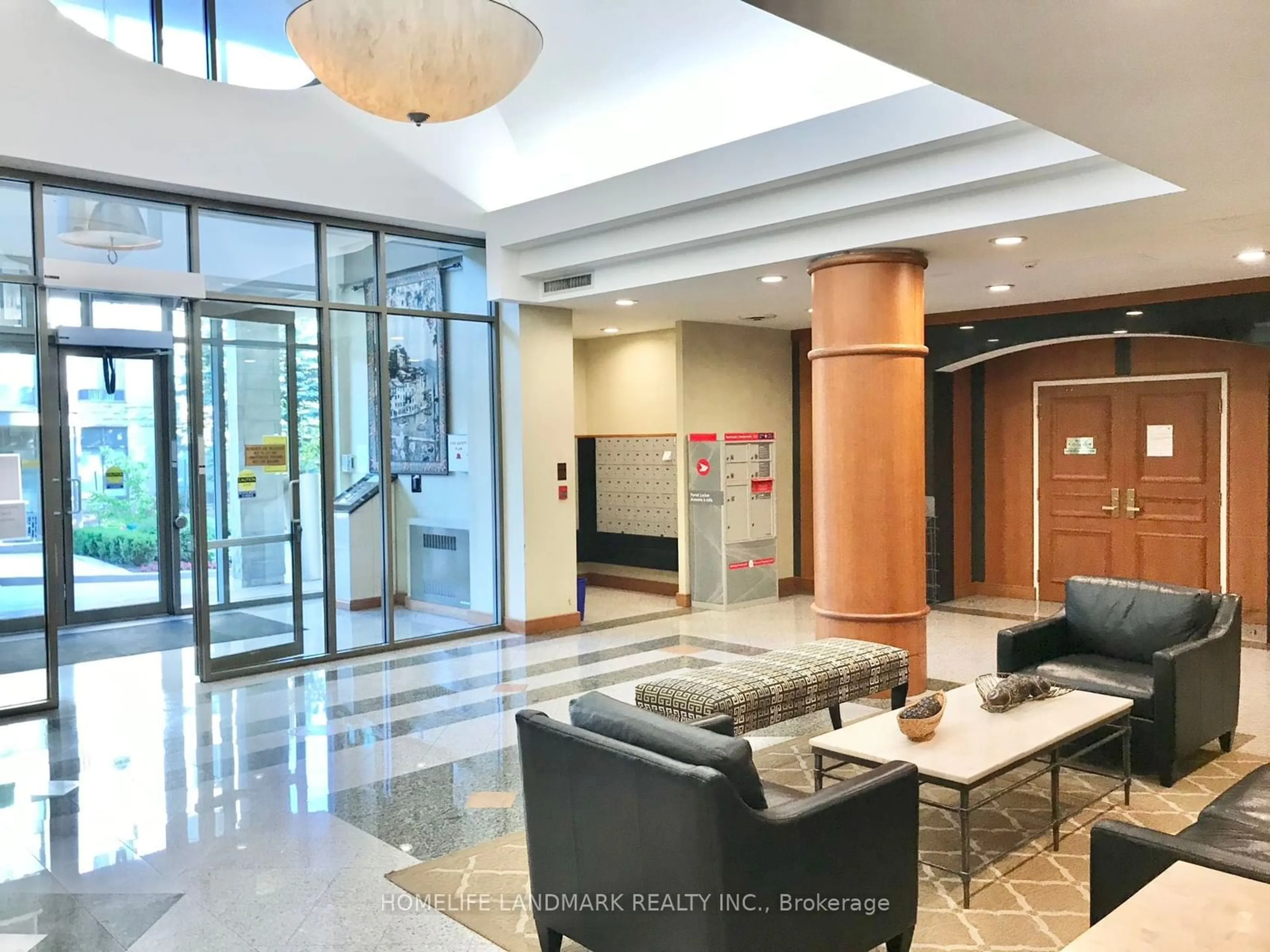 Indoor lobby for 260 Doris Ave #302, Toronto Ontario M2N 6X9