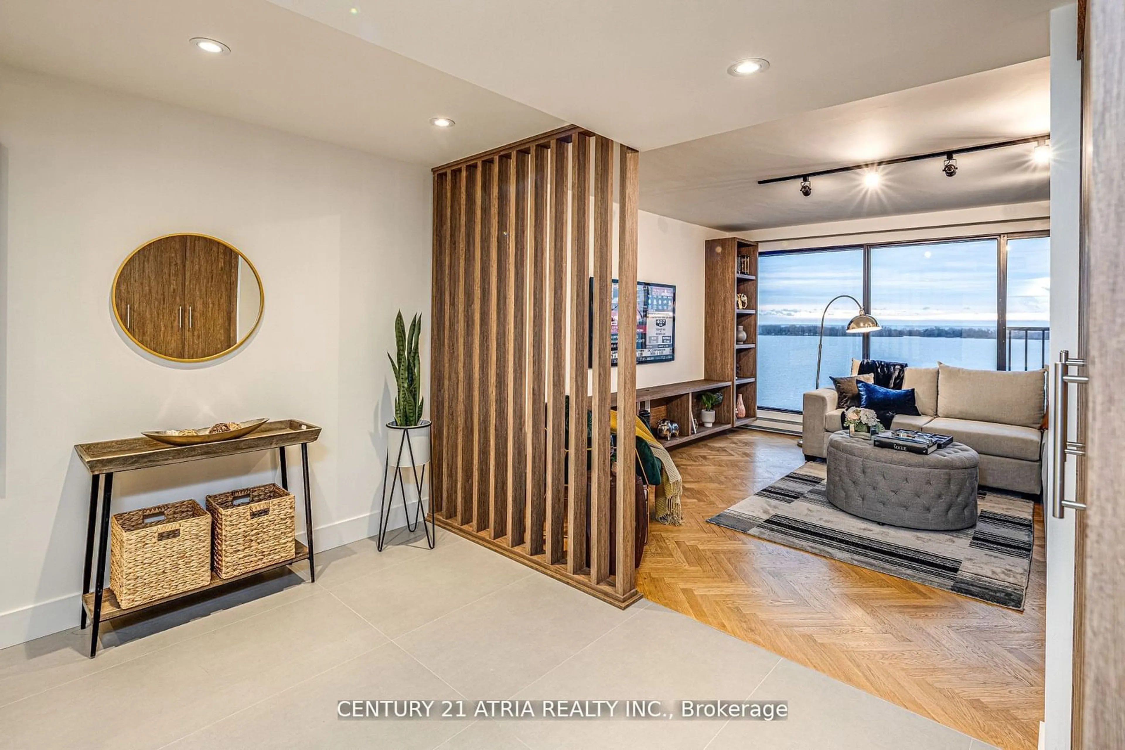 Indoor foyer, wood floors for 65 Harbour Sq #1401, Toronto Ontario M5J 2L4