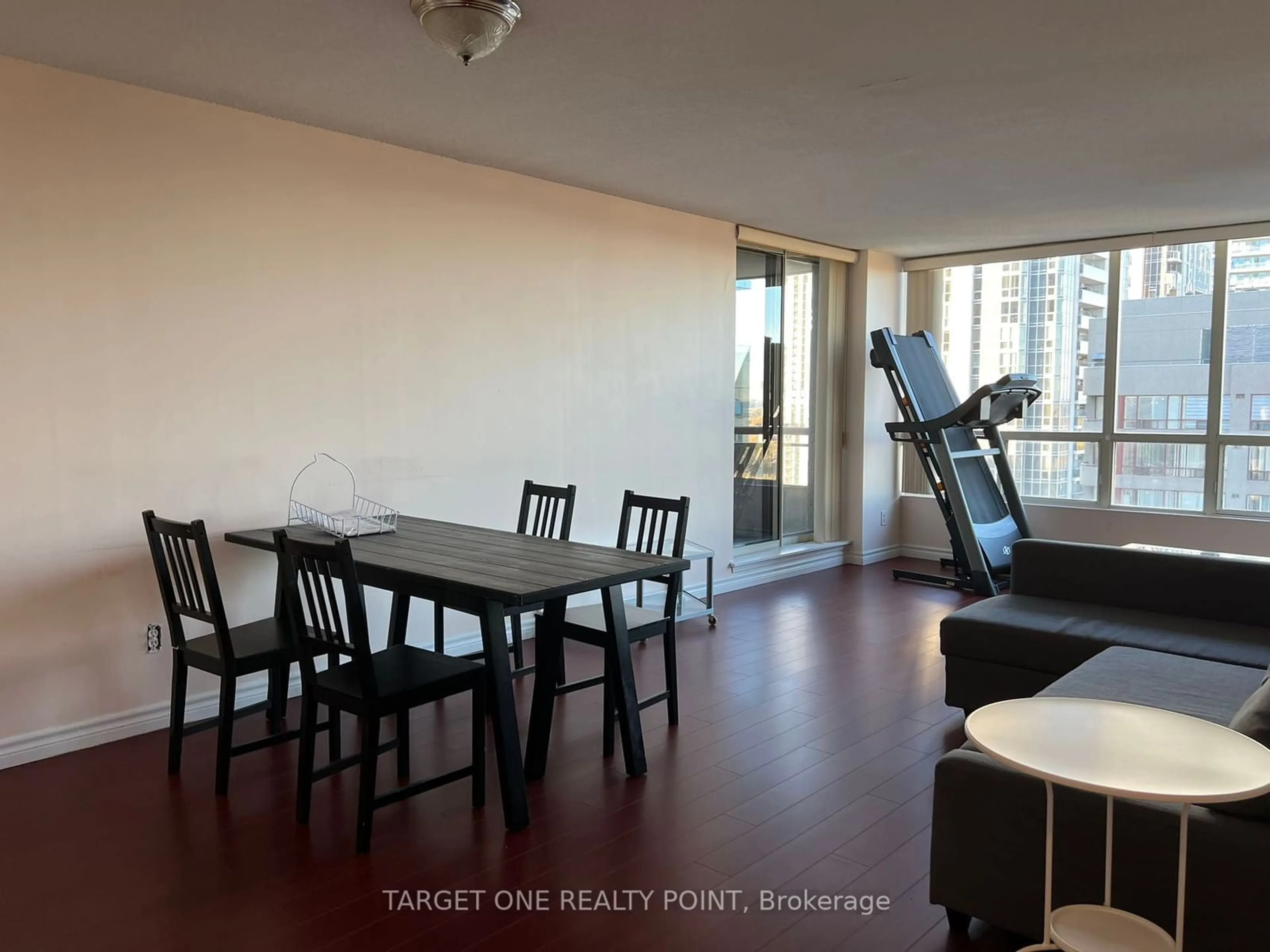 Dining room, wood floors, the street view for 5765 Yonge St #1604, Toronto Ontario M2M 4H9