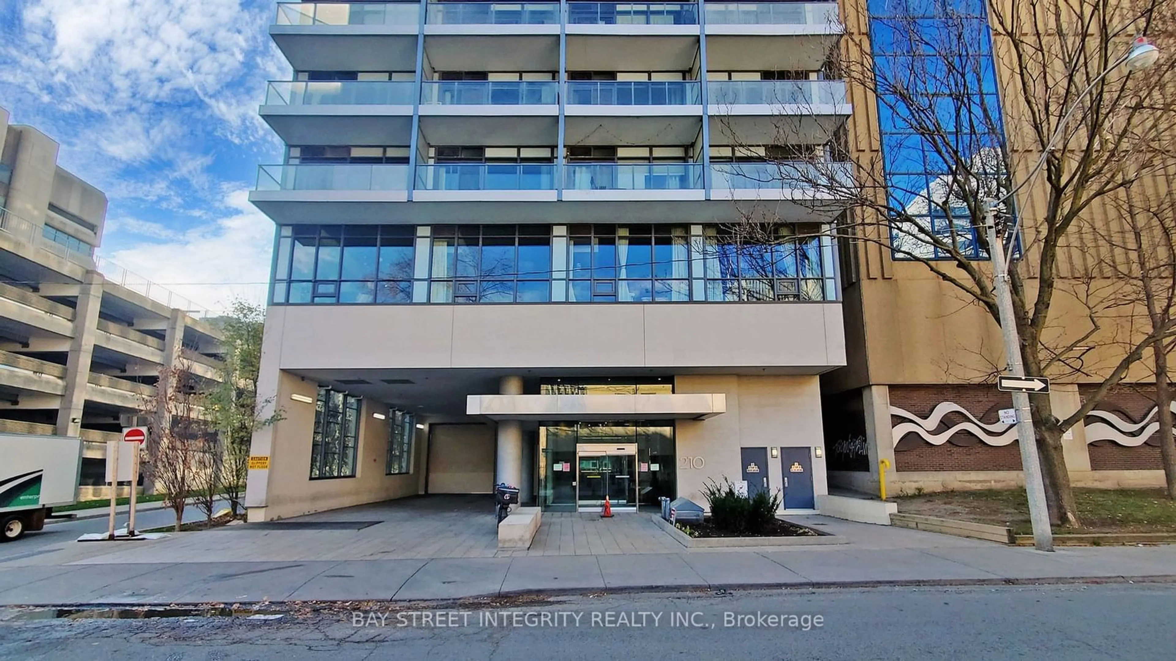 A pic from exterior of the house or condo, the front or back of building for 210 Simcoe St #2107, Toronto Ontario M5T 1T4