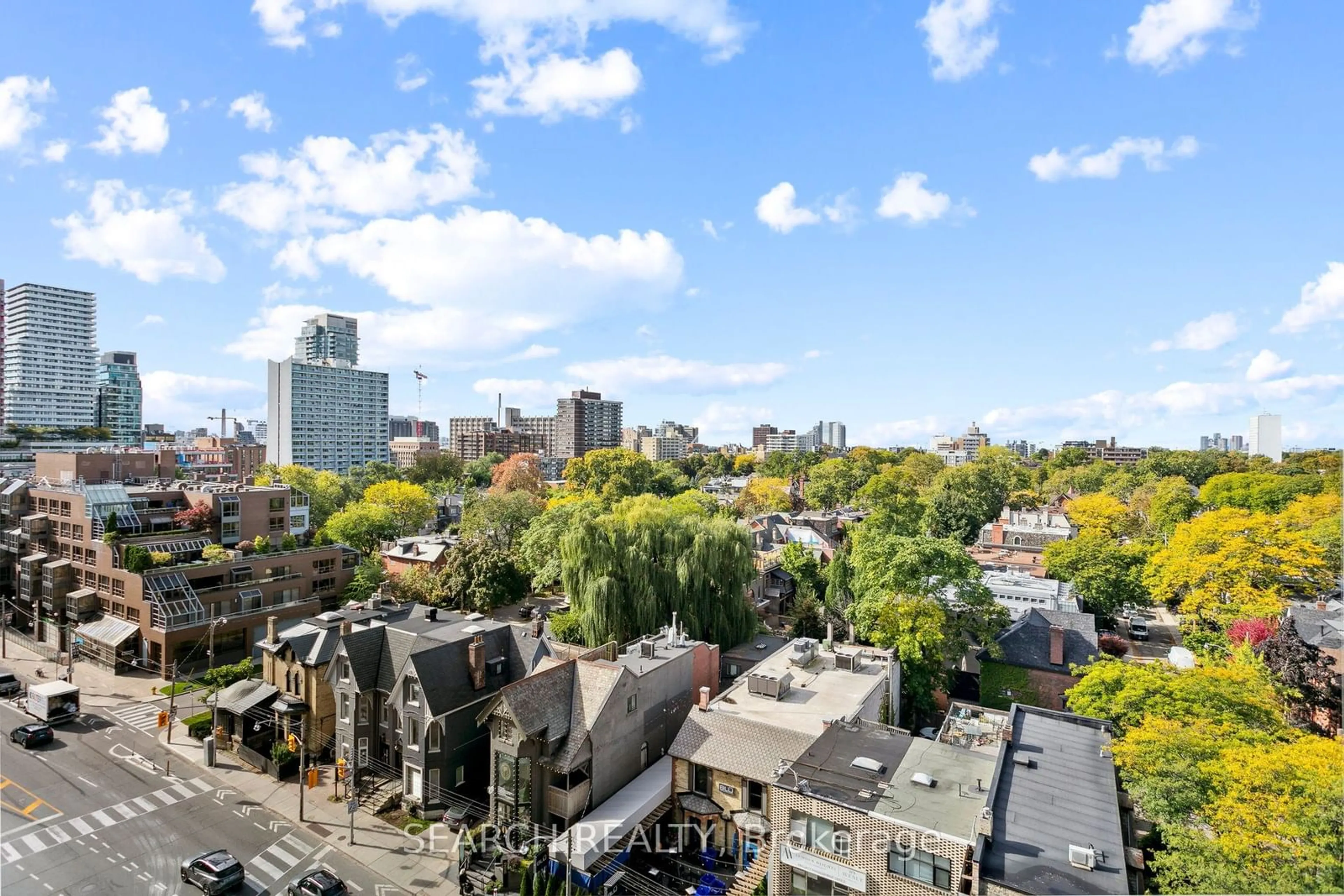 A pic from exterior of the house or condo, the view of city buildings for 99 Avenue Rd #1006, Toronto Ontario M5R 2G5