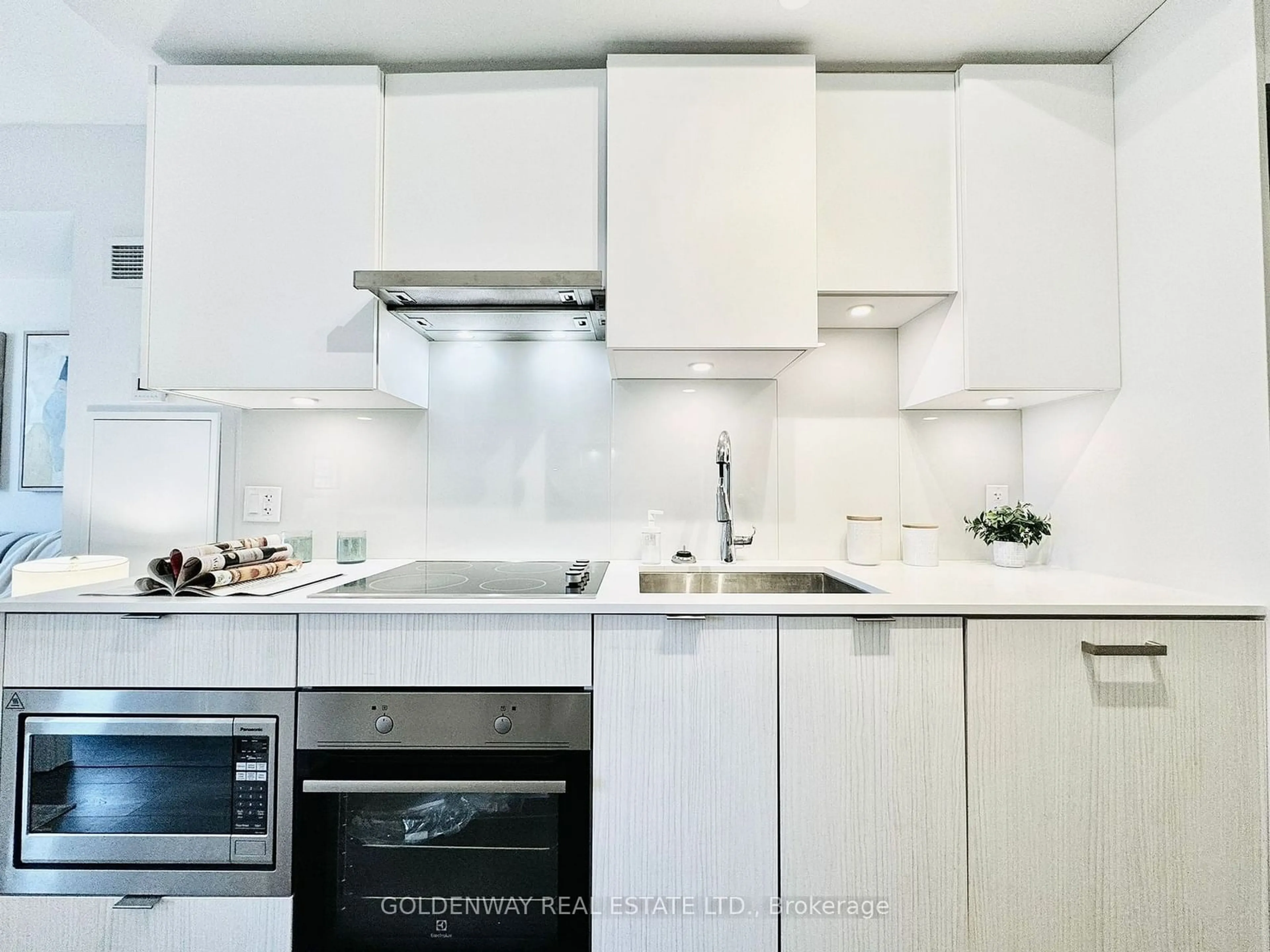 Kitchen for 195 Redpath Ave #2115, Toronto Ontario M4P 0E4