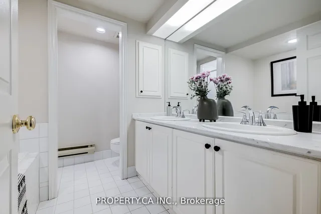 Additional property image - 71 Simcoe St Unit 904