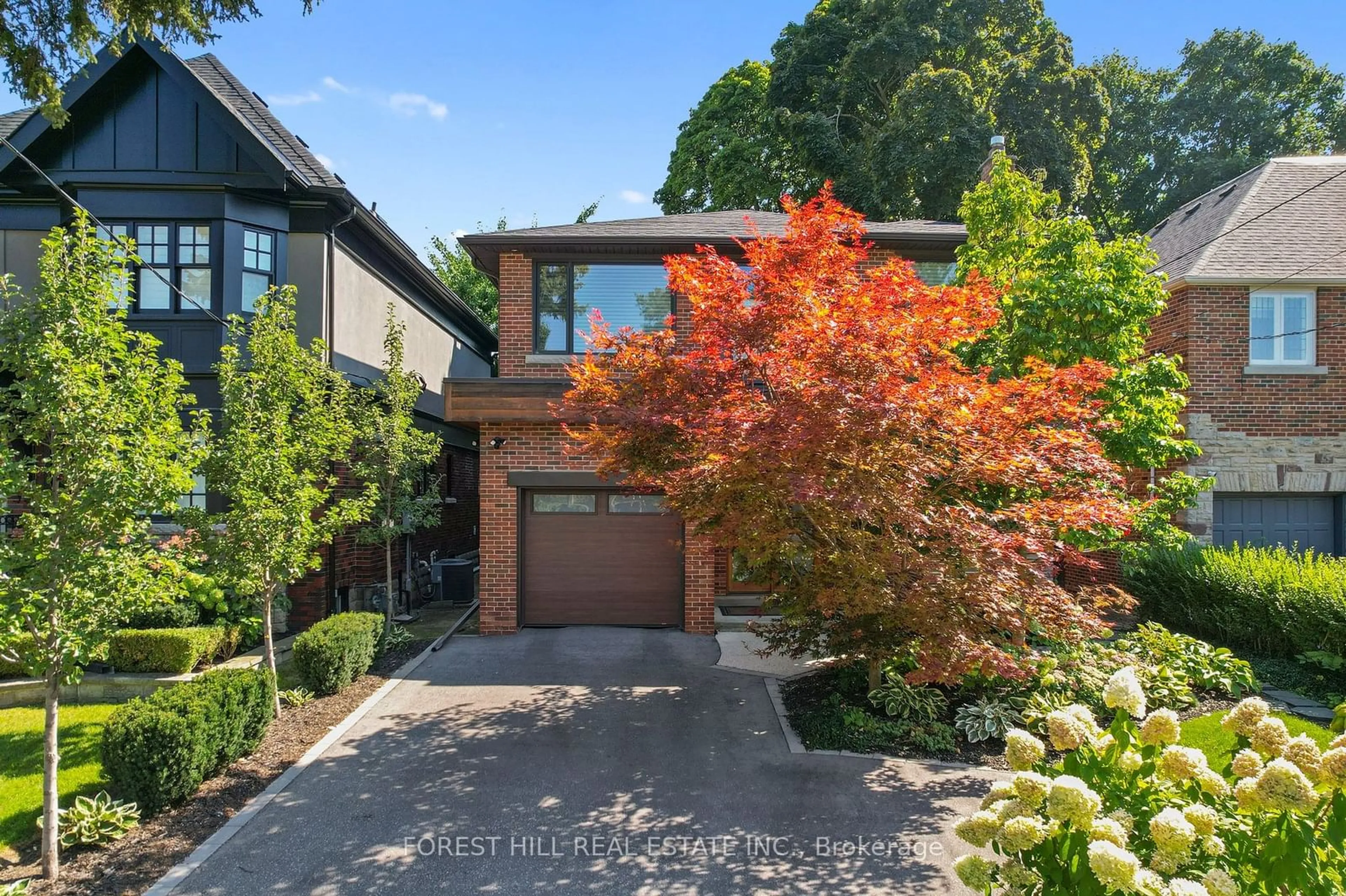 Frontside or backside of a home, the street view for 339 Glengrove Ave, Toronto Ontario M5N 1W4