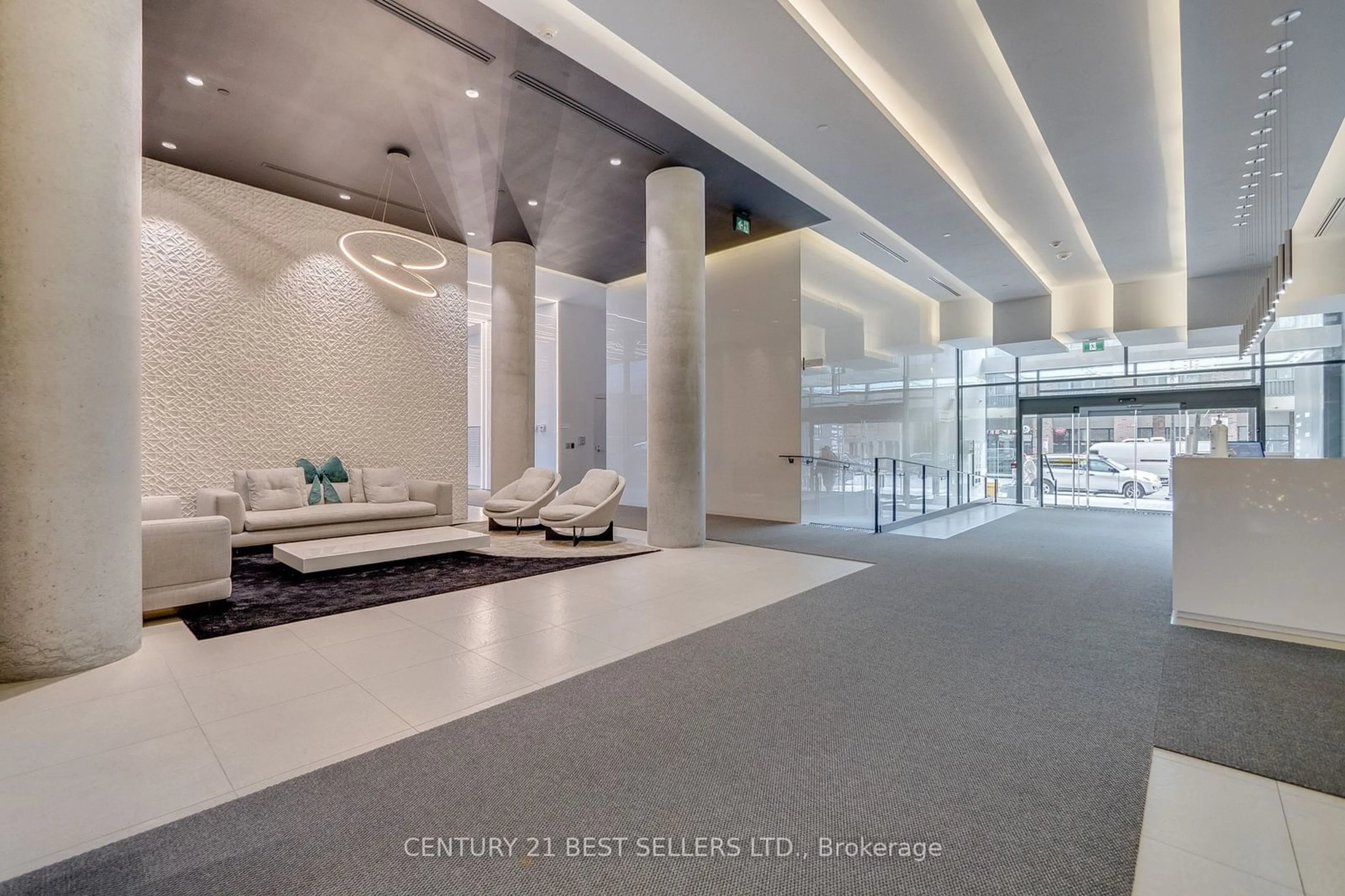 Indoor lobby, ceramic floors for 158 Front St #619, Toronto Ontario M5A 0K9