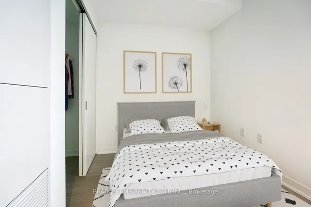 Additional property image - 195 McCaul St Unit 1712