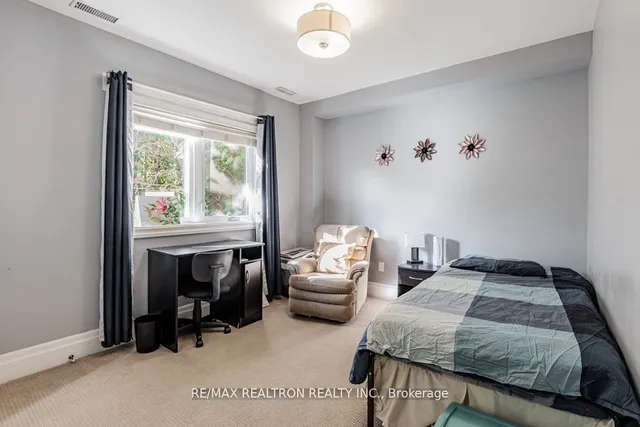 Additional property image - 2 Manor Haven Rd