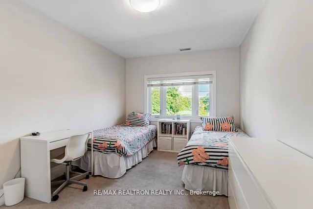 Additional property image - 2 Manor Haven Rd
