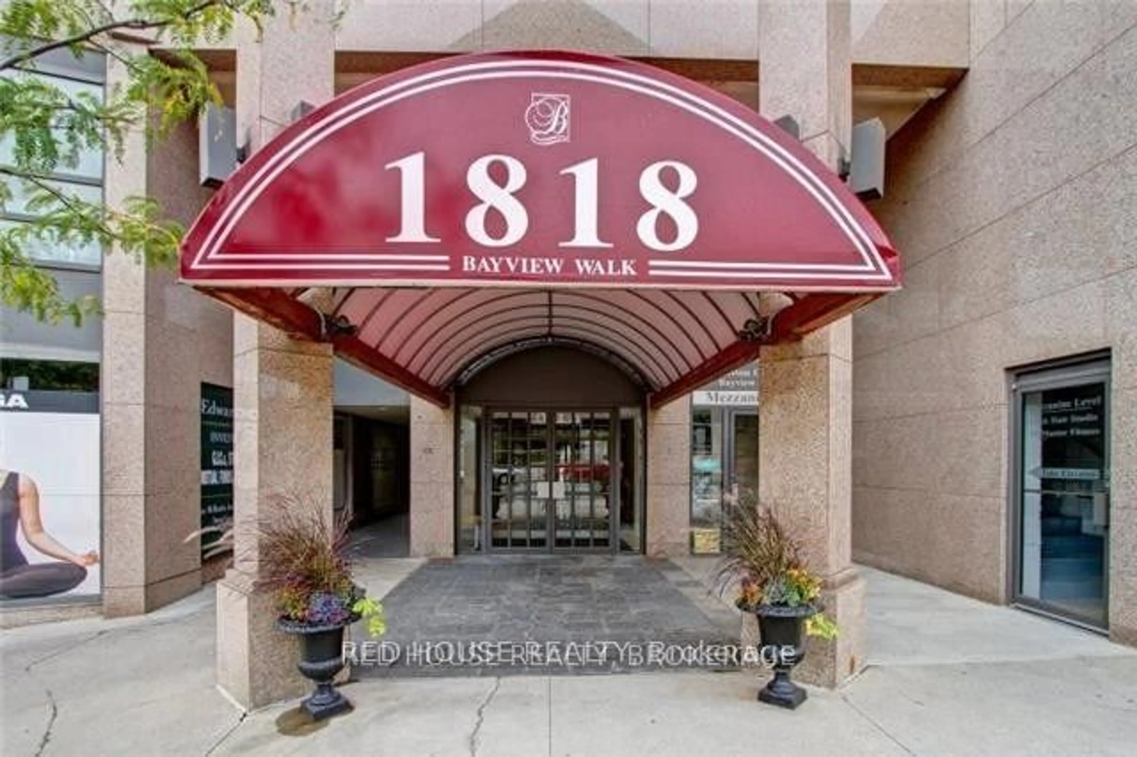 Indoor foyer for 1818 Bayview Ave #704, Toronto Ontario M4G 4G6