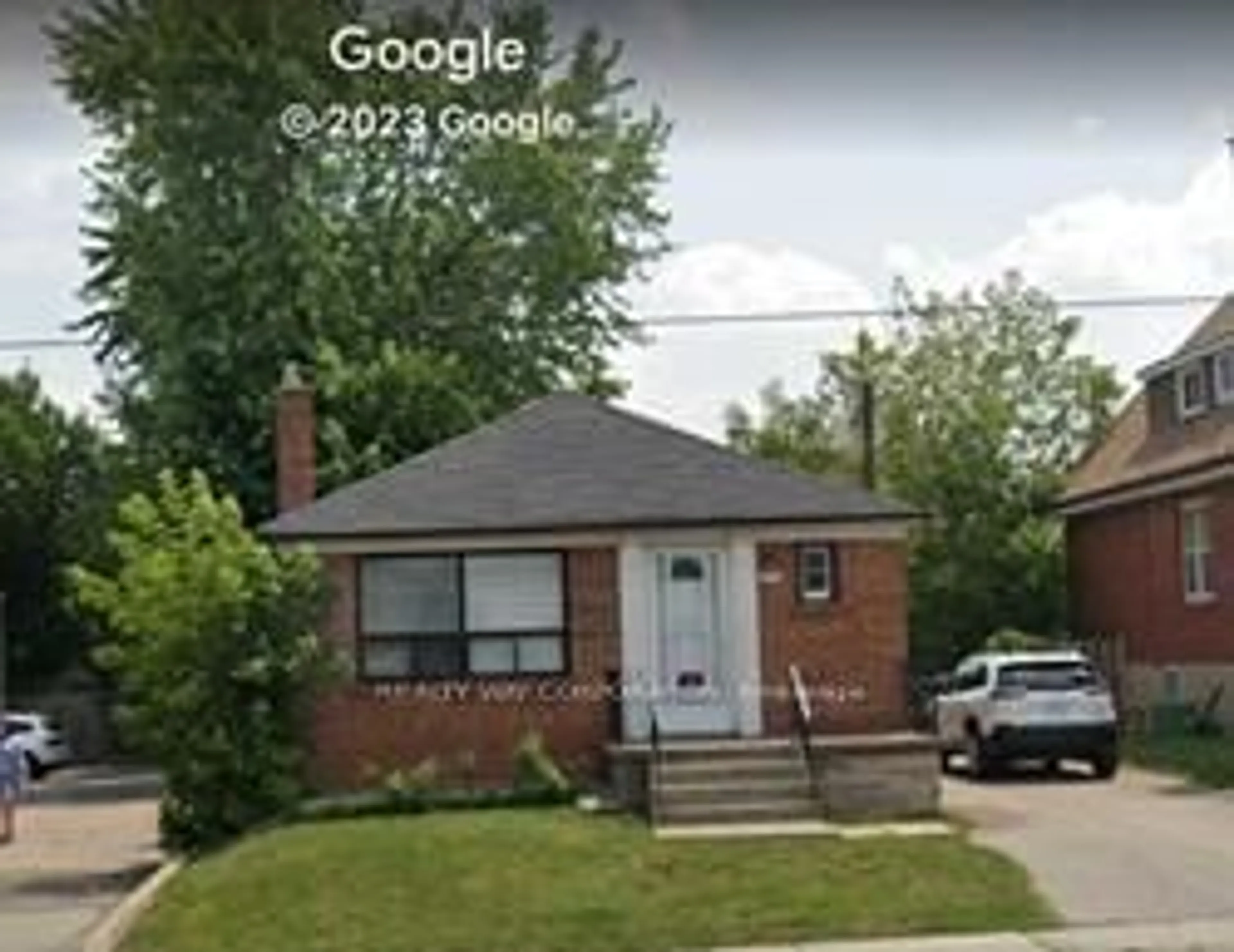 Frontside or backside of a home, the street view for 633 sheppard Ave, Toronto Ontario M3H 2S3