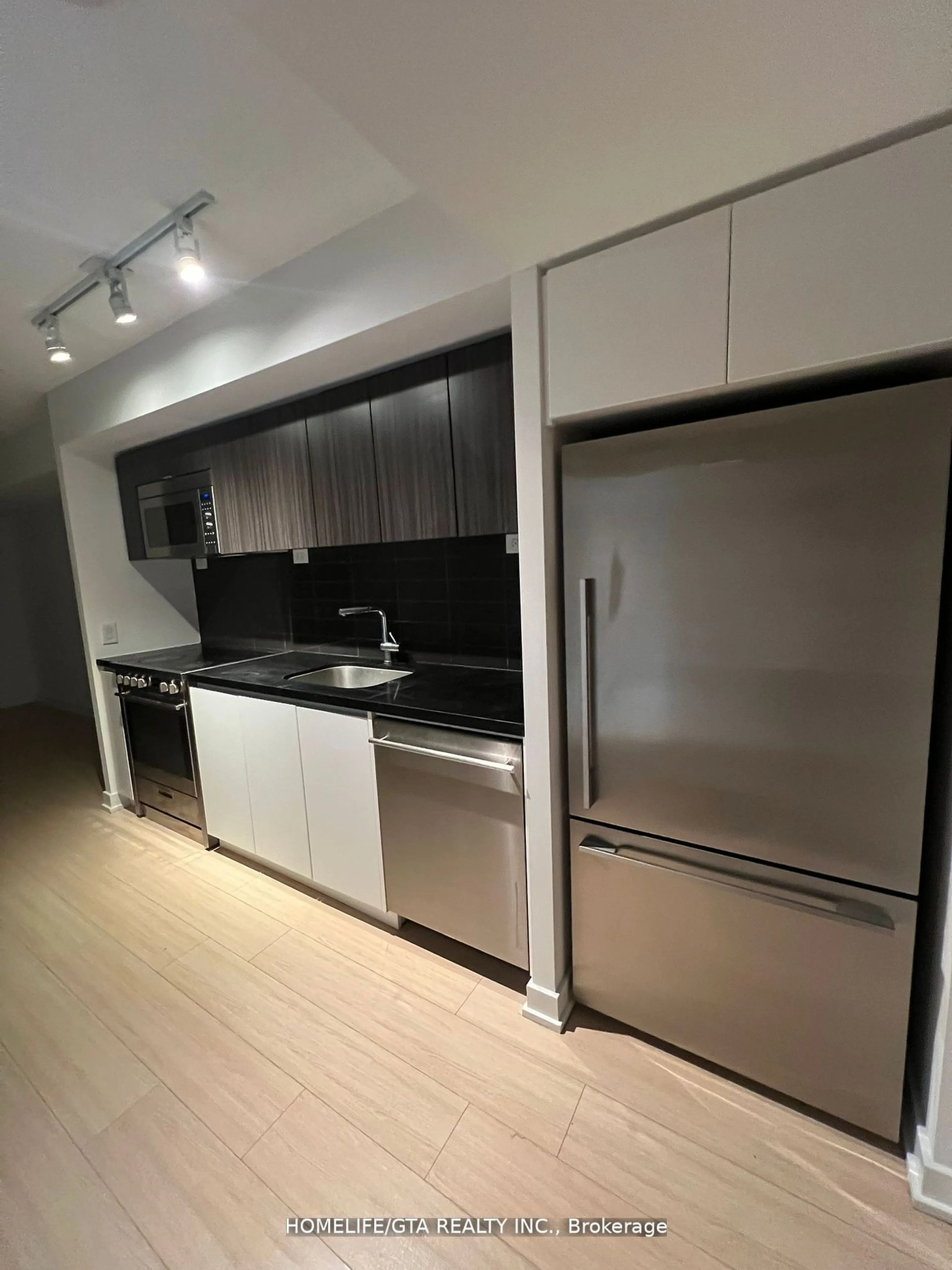 Standard kitchen, not visible floor for 85 Queens Wharf Rd #2811, Toronto Ontario M5V 0J9