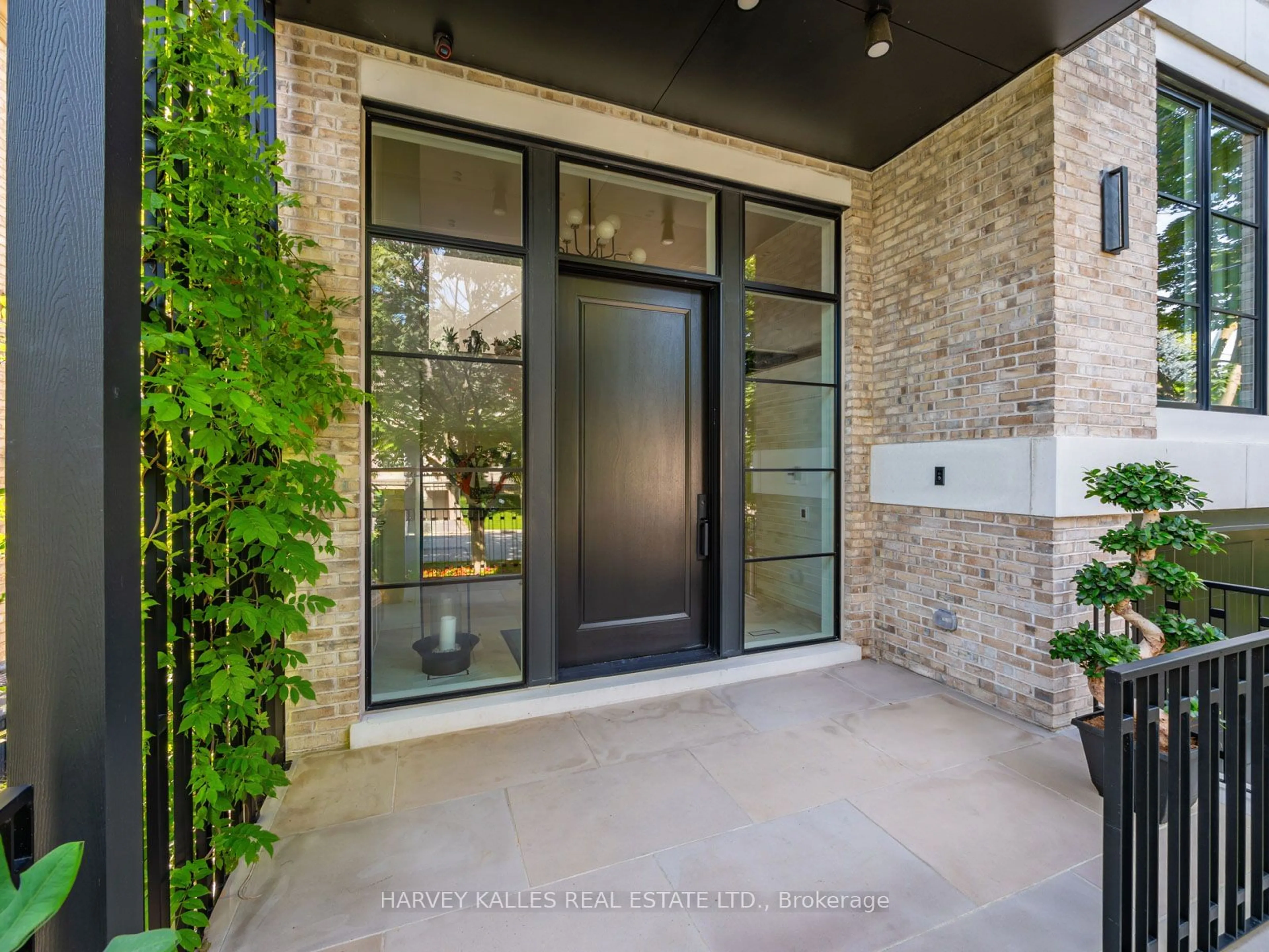 Indoor entryway, cement floor for 419 Glengrove Ave, Toronto Ontario M5N 1X1