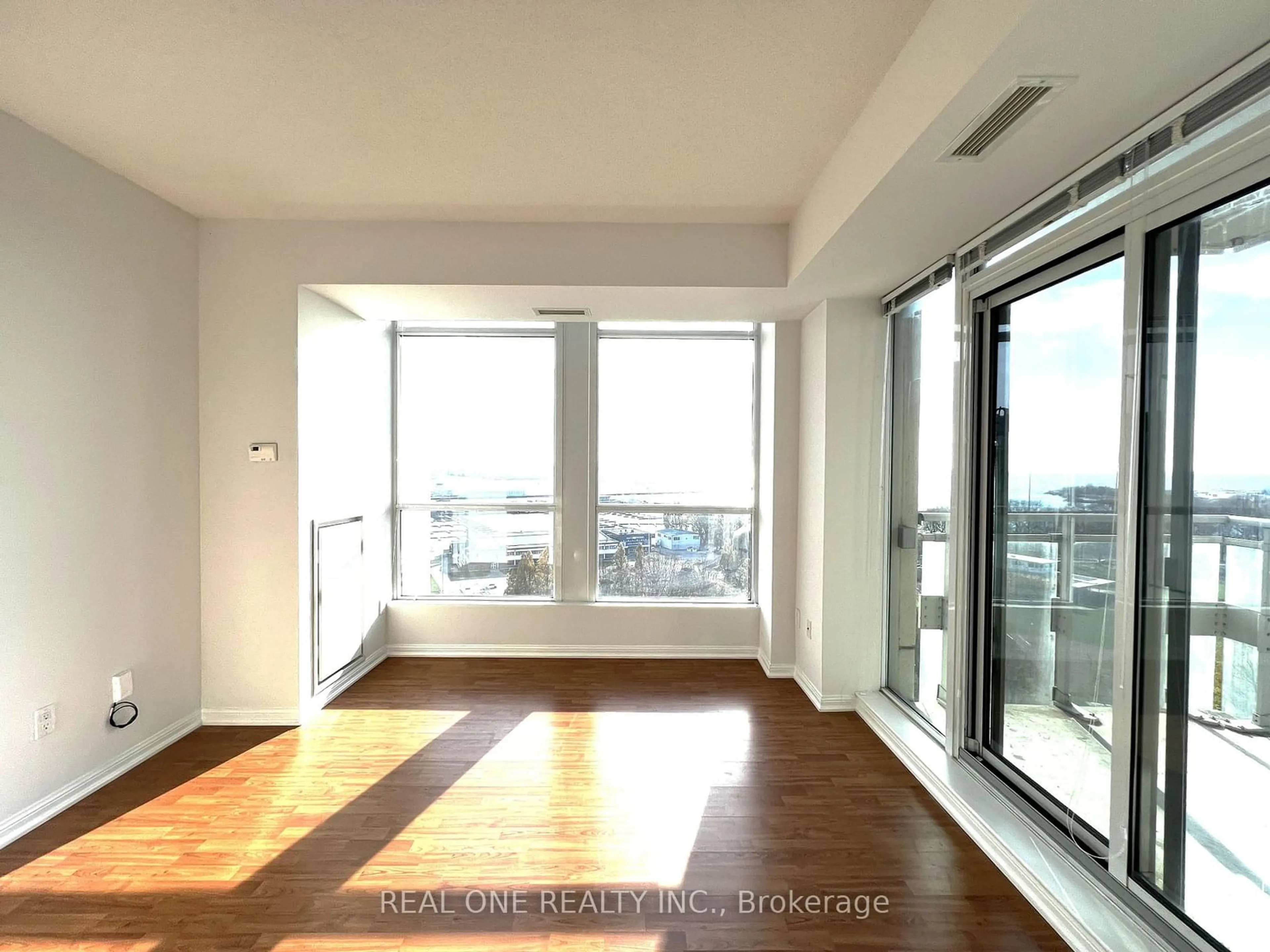 Other indoor space, wood floors for 628 Fleet St #1414, Toronto Ontario M5V 1A8