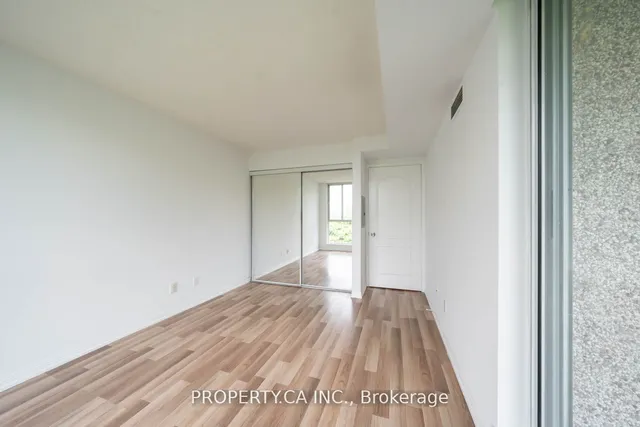 Additional property image - 398 Eglinton Ave Unit 603