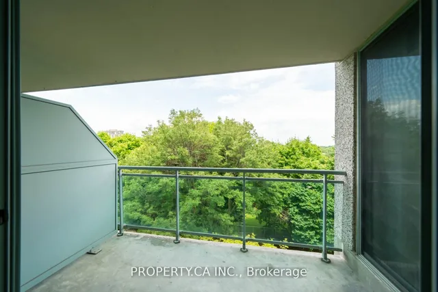 Additional property image - 398 Eglinton Ave Unit 603