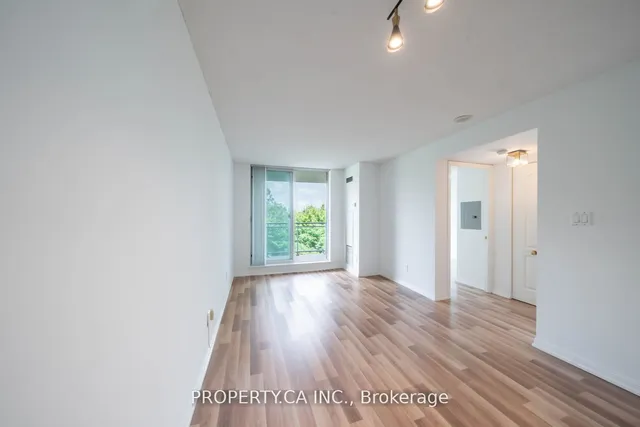 Additional property image - 398 Eglinton Ave Unit 603