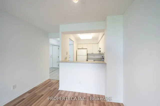 Additional property image - 398 Eglinton Ave Unit 603