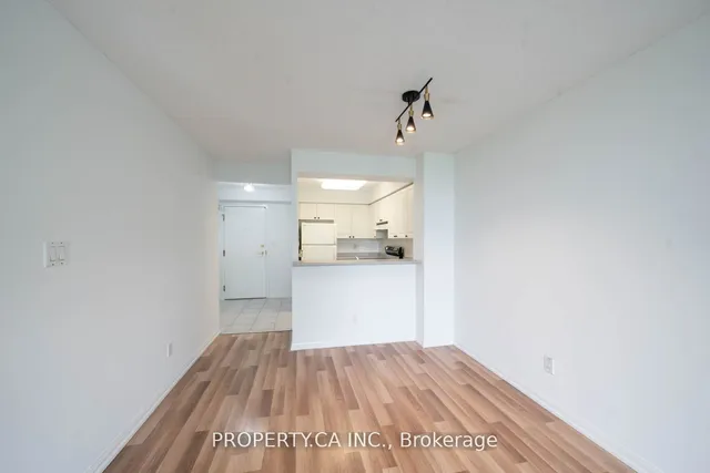 Additional property image - 398 Eglinton Ave Unit 603