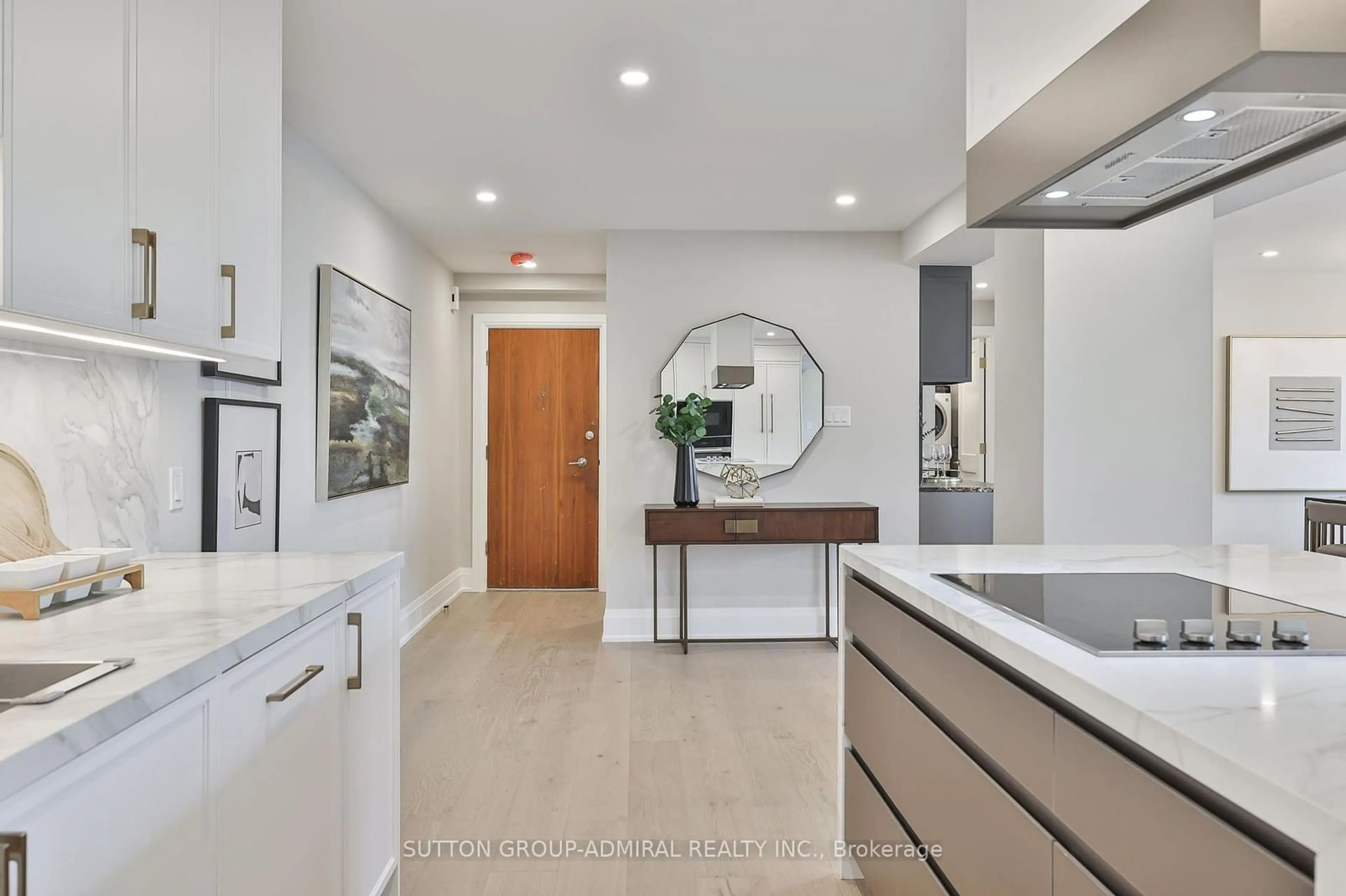 Contemporary bathroom, wood floors for 500 Avenue Rd #806, Toronto Ontario M4V 2J6