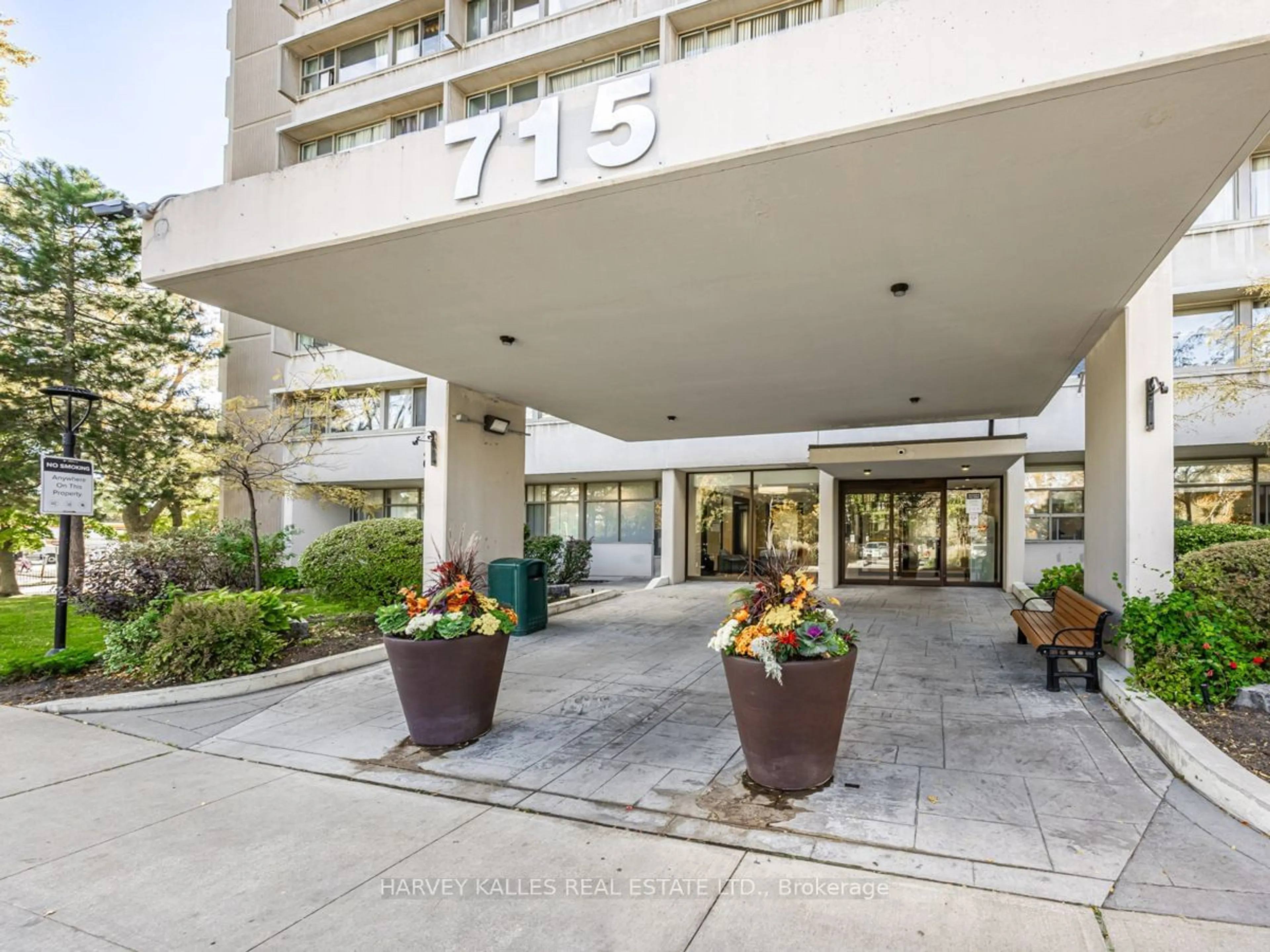 Indoor foyer for 715 Don Mills Rd #PH06, Toronto Ontario M3C 1S5