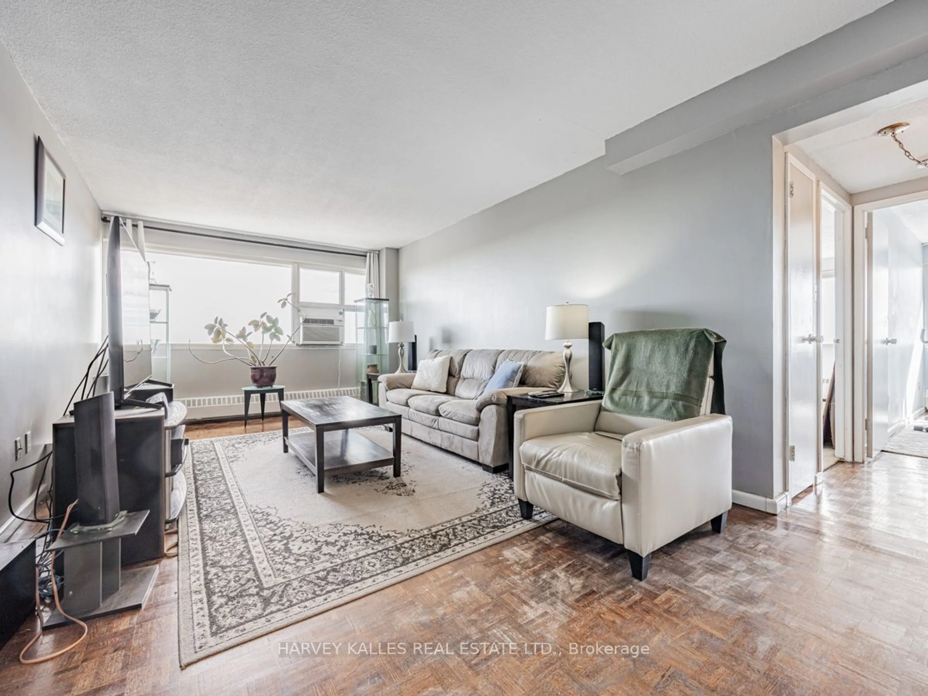 Living room, wood floors for 715 Don Mills Rd #PH06, Toronto Ontario M3C 1S5