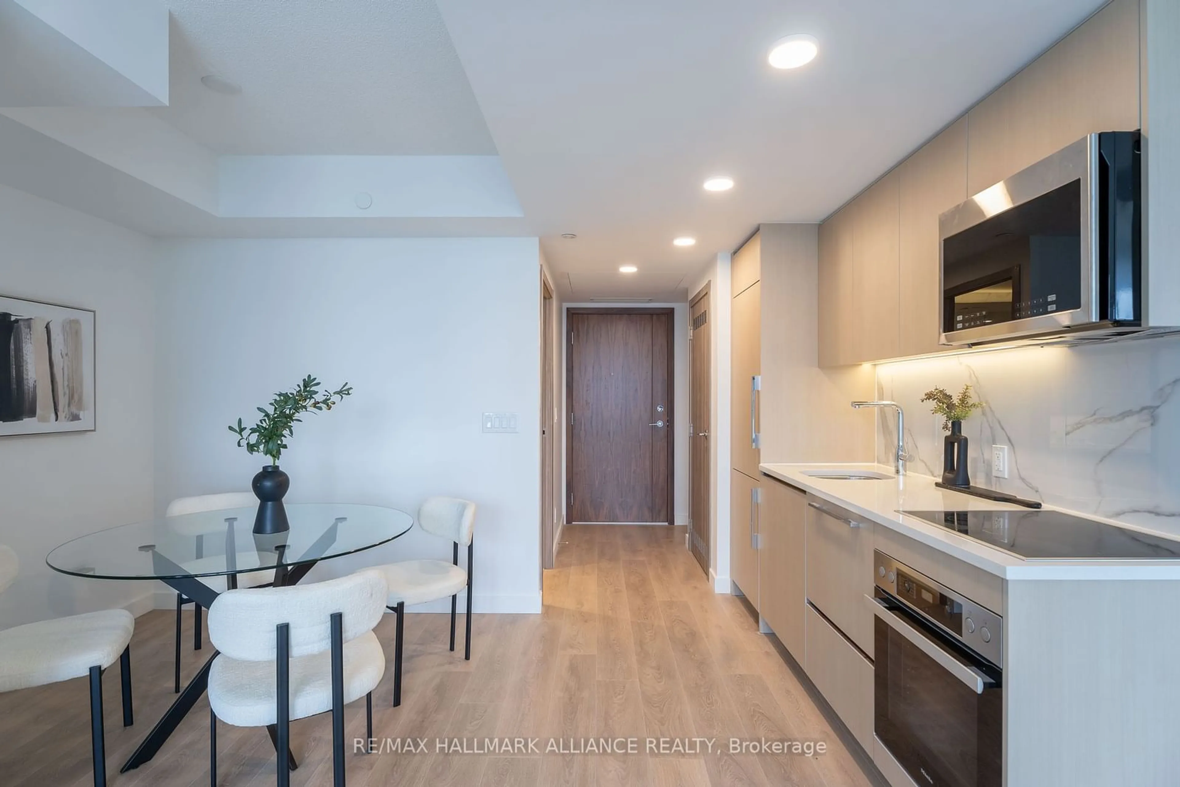 Open concept kitchen for 38 Widmer St #4302, Toronto Ontario M5V 0P7