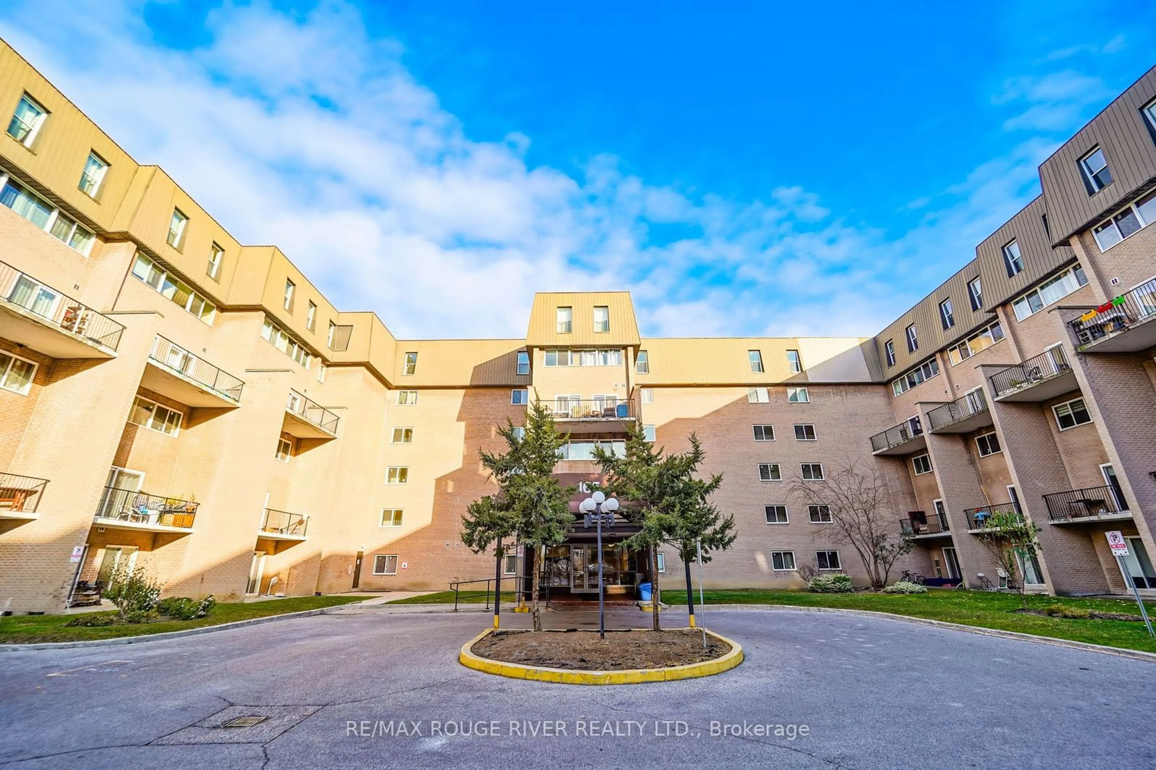 A pic from exterior of the house or condo, the front or back of building for 165 Cherokee Blvd #191, Toronto Ontario M2J 4T7