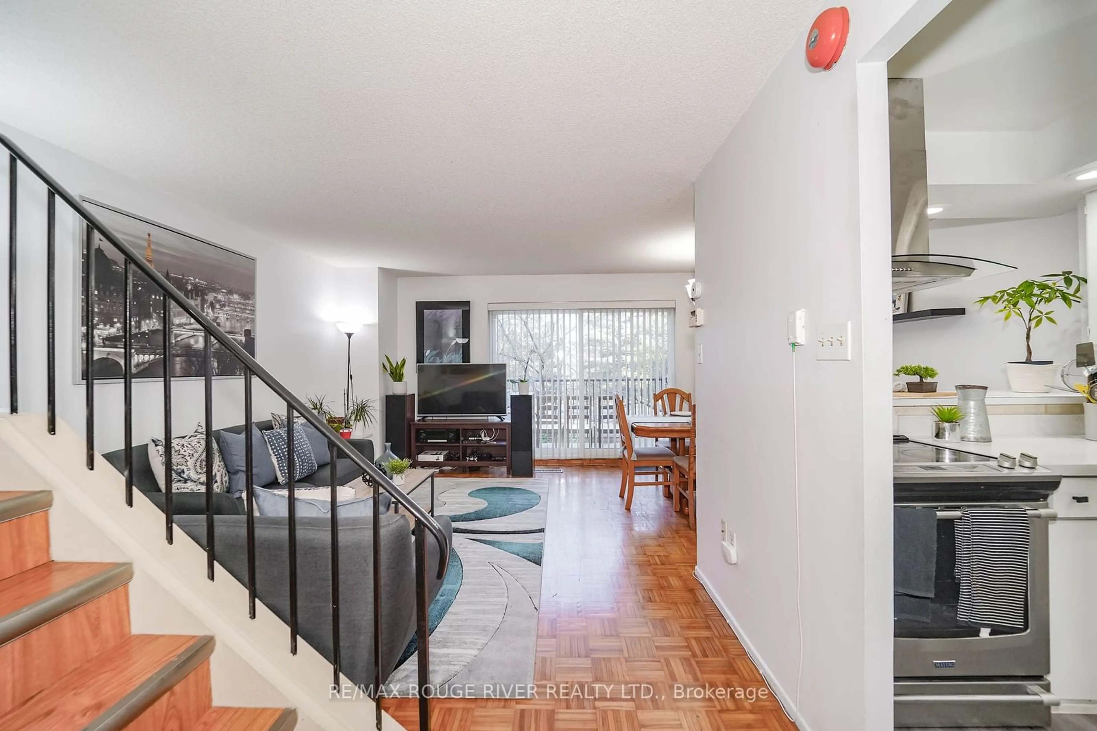 Living room, wood floors for 165 Cherokee Blvd #191, Toronto Ontario M2J 4T7