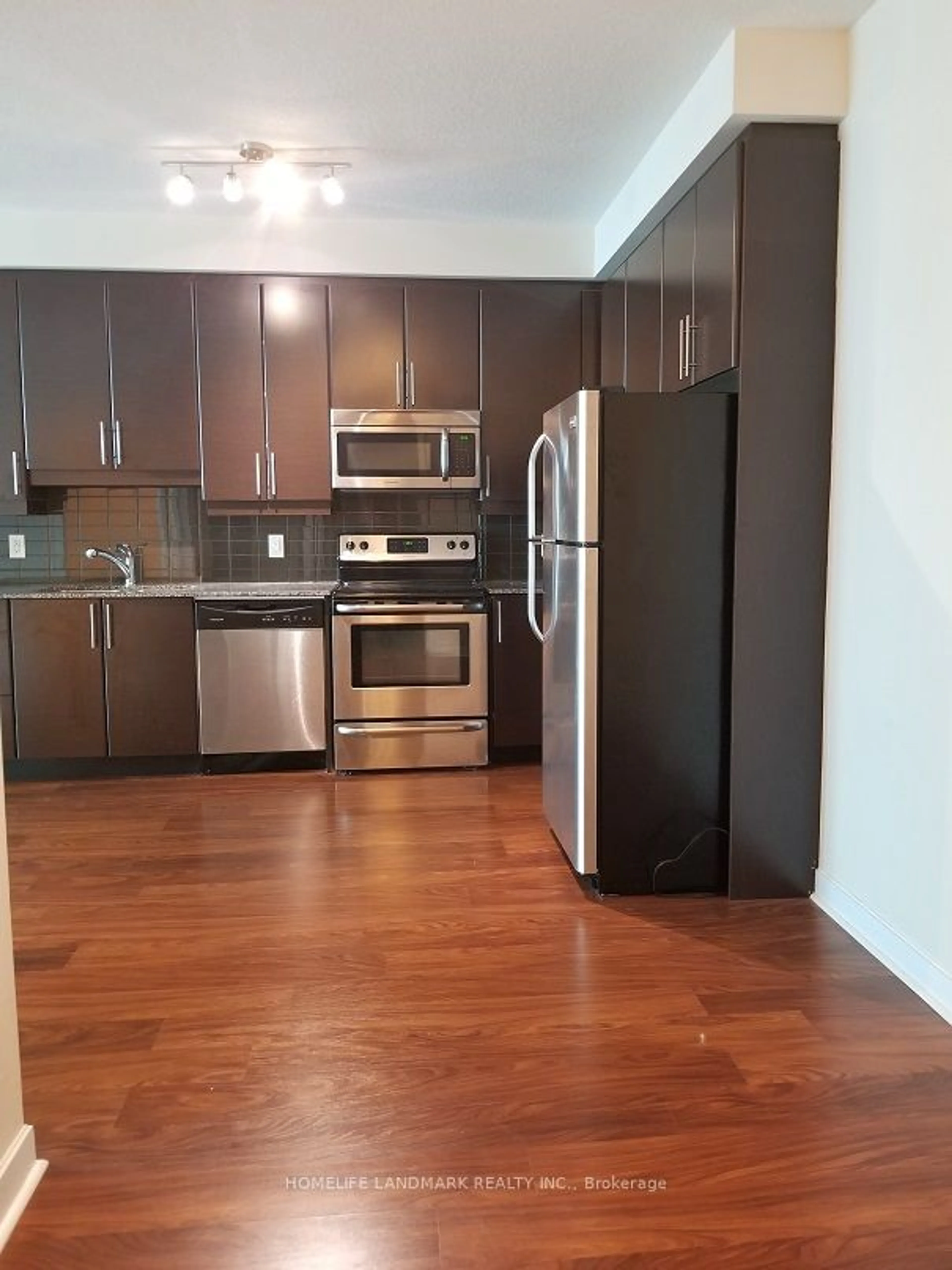 Standard kitchen, wood floors for 33 Bay St #3813, Toronto Ontario M5J 2Z3