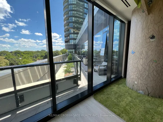 Additional property image - 585 Bloor St Unit 3418