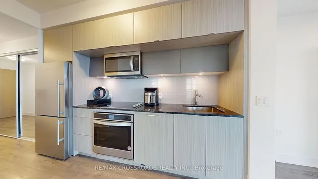Additional property image - 585 Bloor St Unit 3418