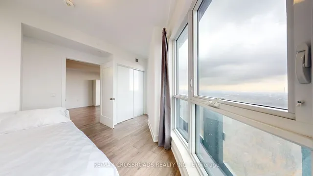 Additional property image - 585 Bloor St Unit 3418