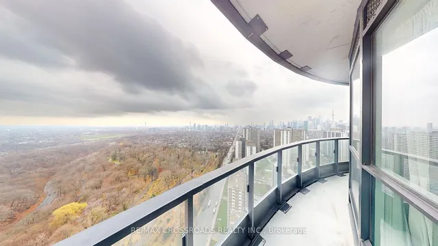 Additional property image - 585 Bloor St Unit 3418