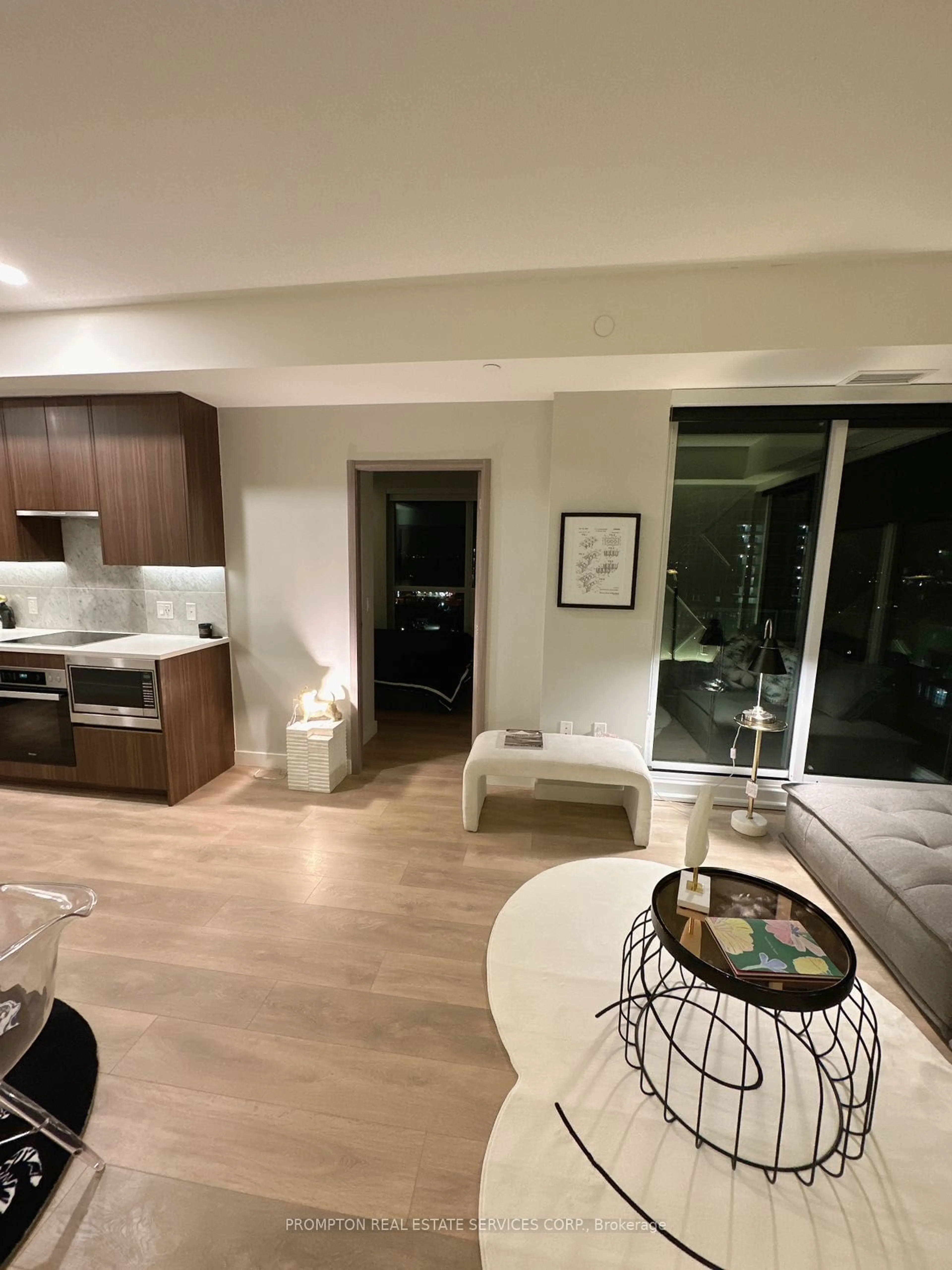 Open concept kitchen for 85 McMahon Dr #1512, Toronto Ontario M2K 0H1